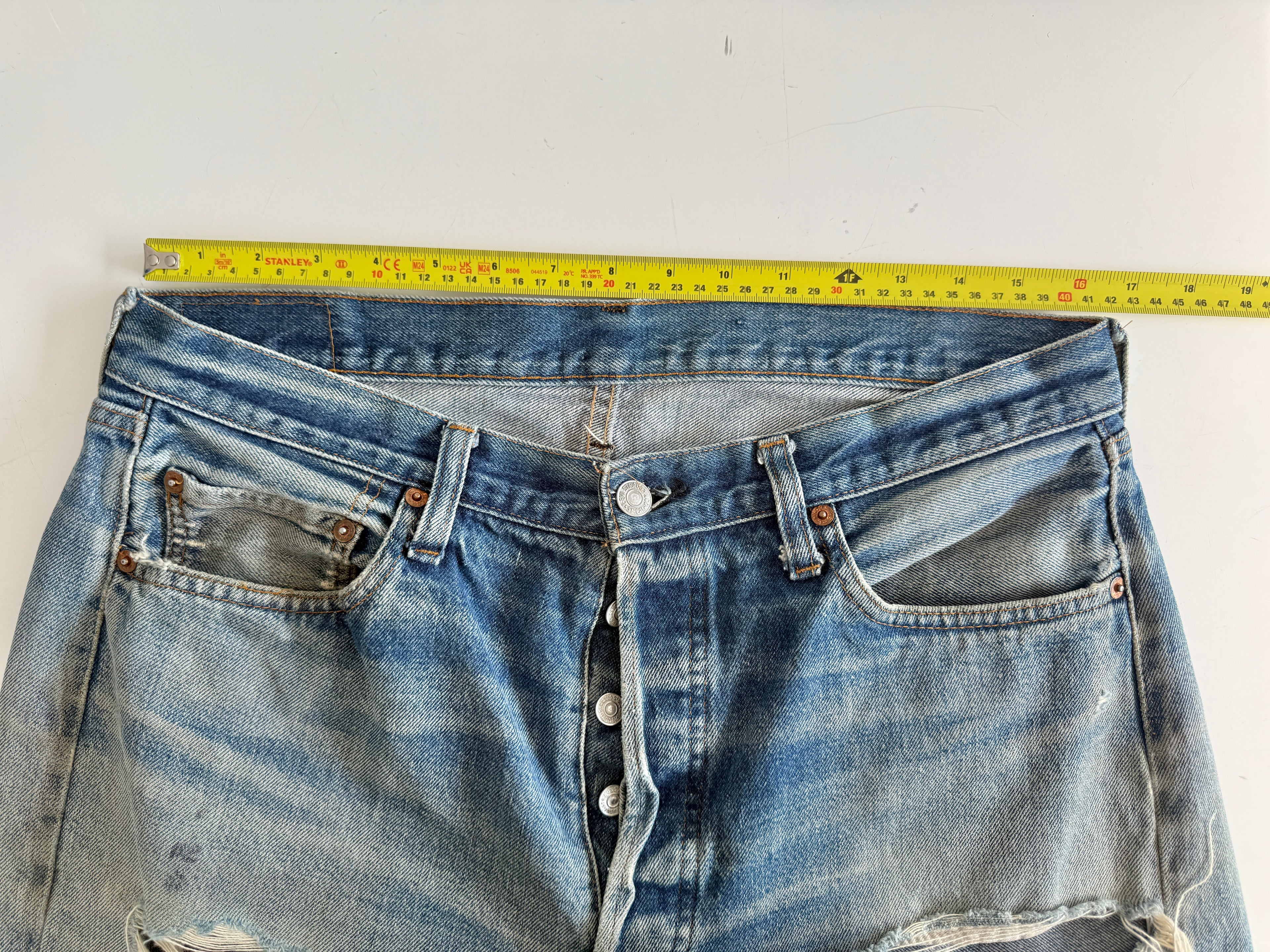 Selvedge soft W34 L28 vintage Levis 501xx 32/34” measured waist light faded blue USA 70s  501 selvedge