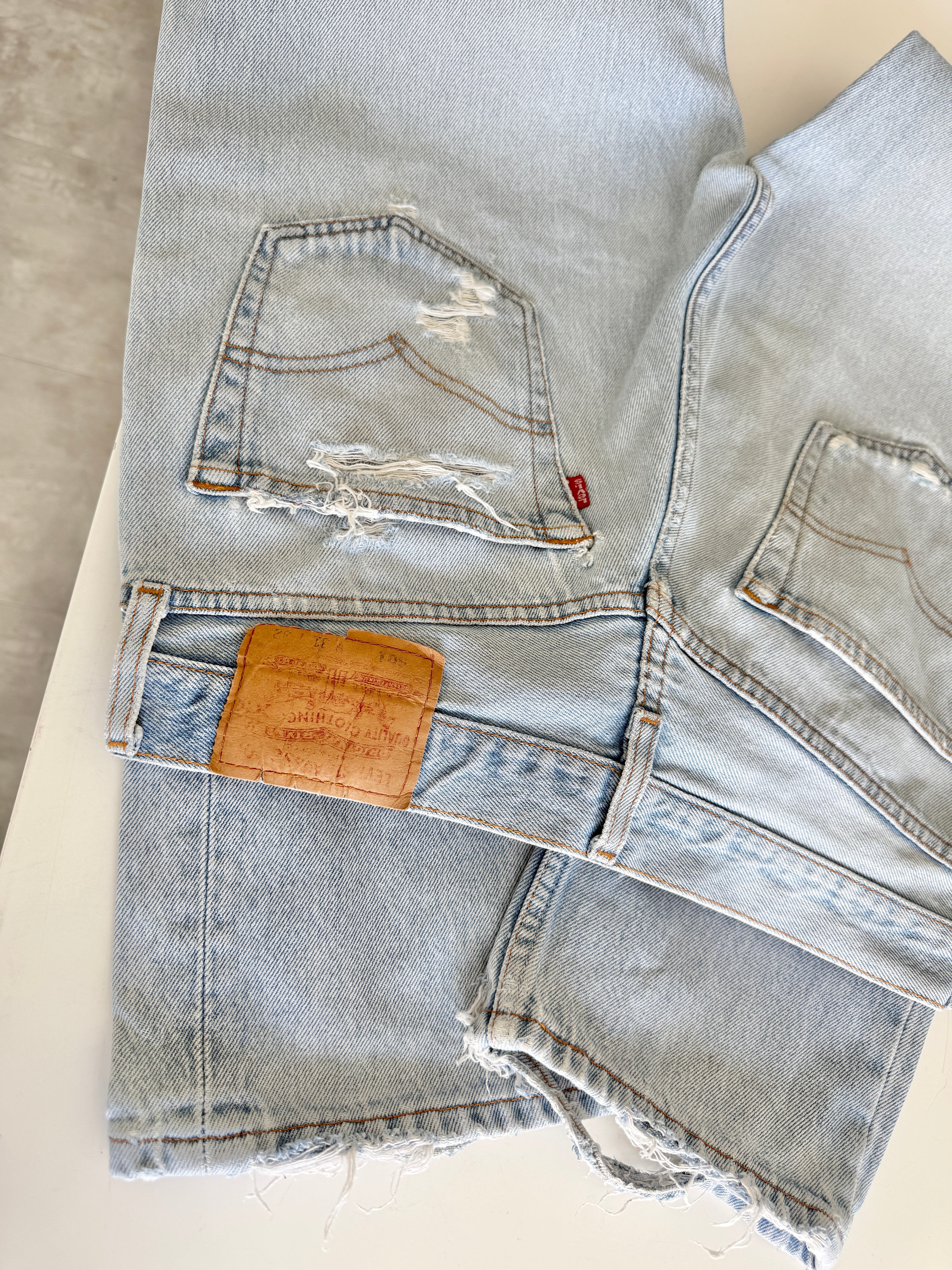W30 L31 vintage Levis 501 29/30” light blue Levi’s 501s destroyed but beautiful denim