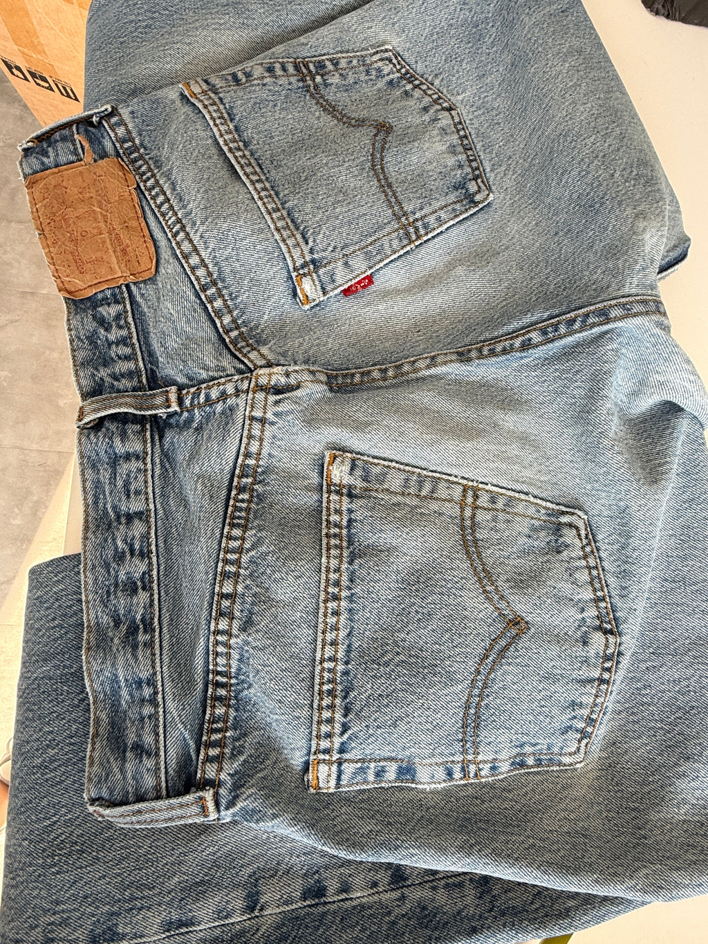 W29 L29 vintage Levis 501s 28/29” measured medium fade blue 501s early 90s medium lower rise