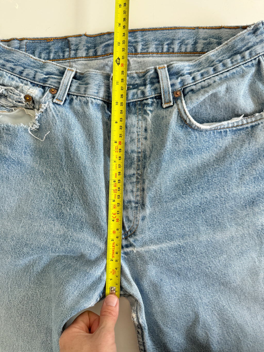 W31 L31 vintage Levis 501 30/31” measured waist light faded blue 80s 501s