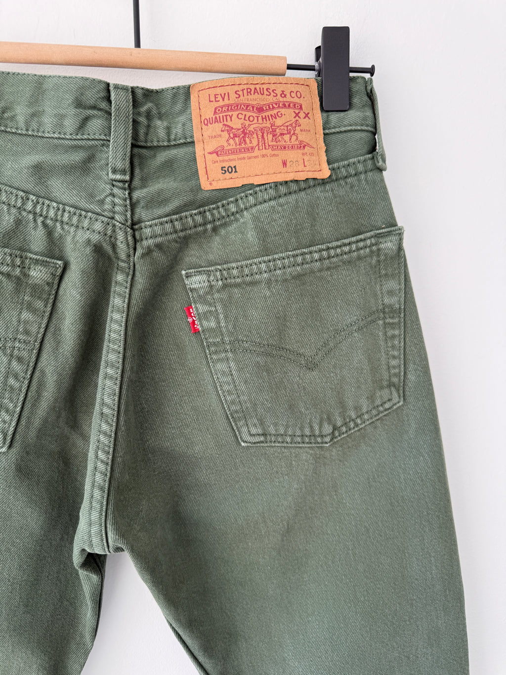 W26 L31 vintage Levis 501 khaki green 25/26” measured waist 501s 90s