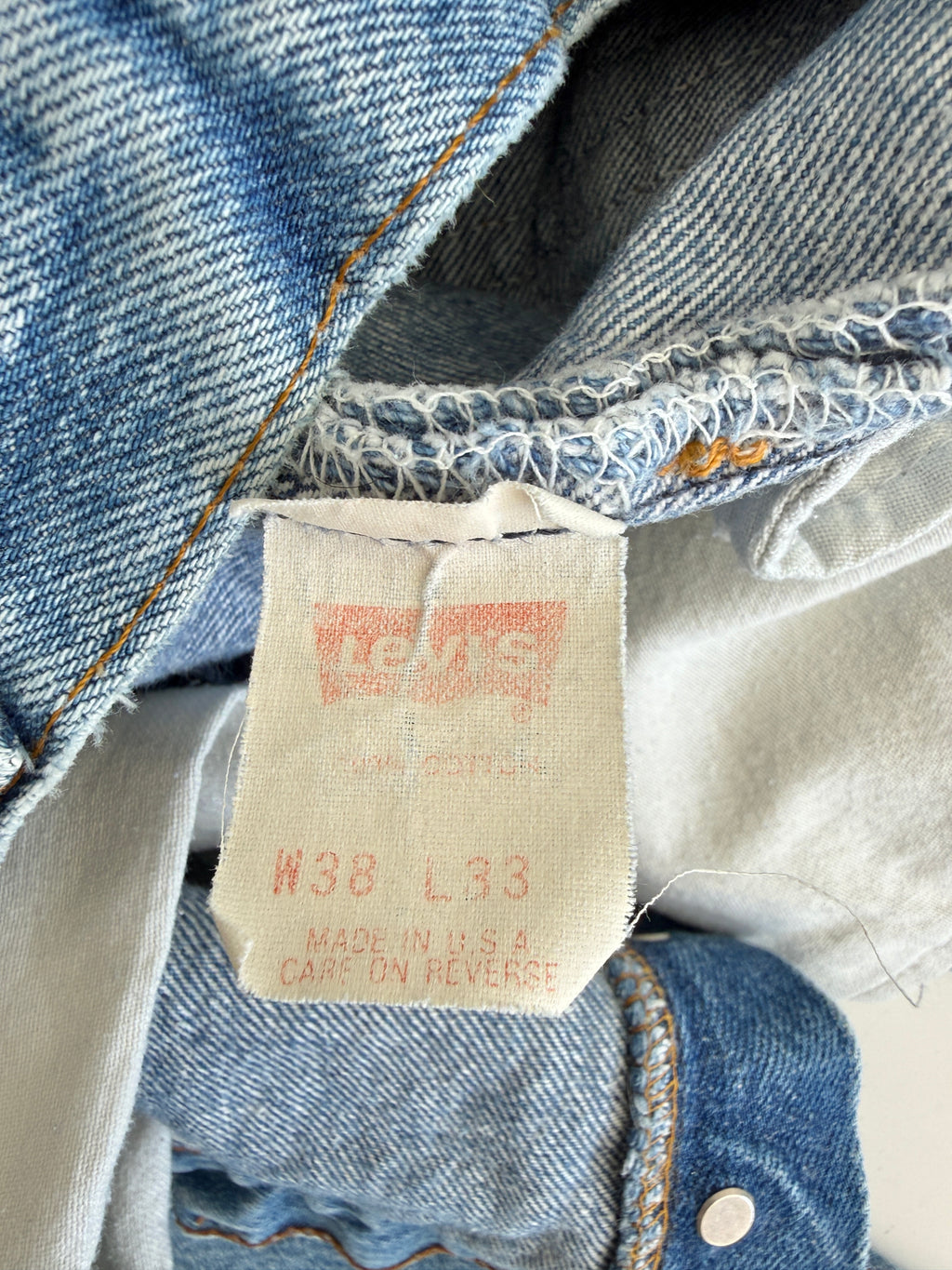 Soft denim W34 L29 vintage Levis 501 33/34” measured waist light faded blue distressed USA 90s 501s
