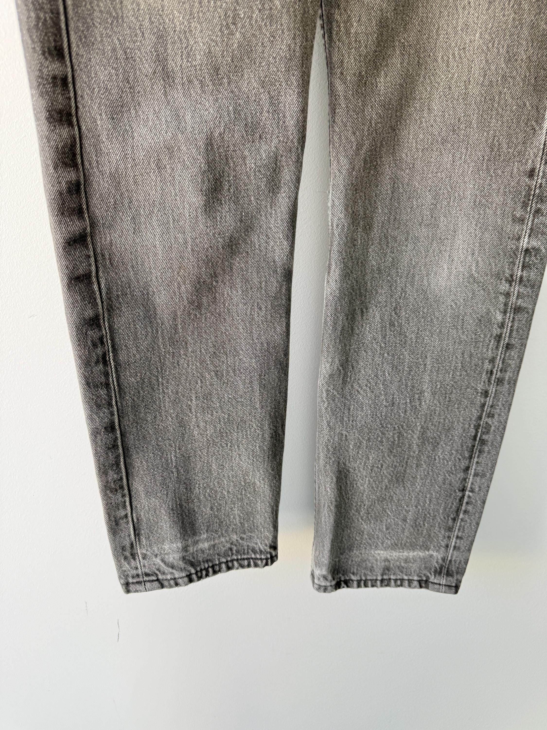 W24 L29 vintage Levis 501 23-24” measured waist black faded denim made in 90s