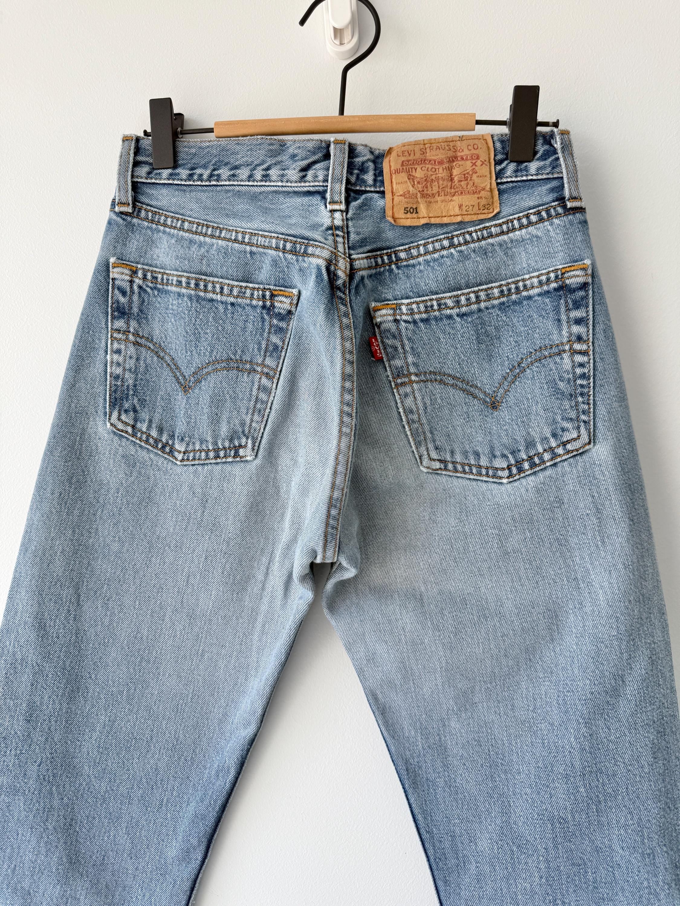 W25 L27 Levis 501 vintage 24-25” measured waist medium blue 90s made in France