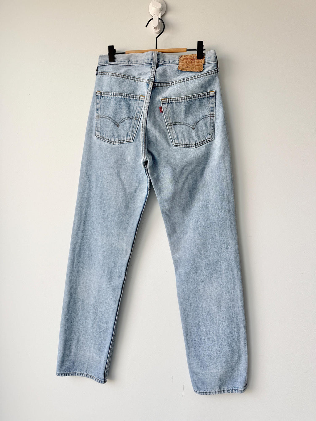 W29 L33 vintage Levis 501 28-29” measured whiskers faded light blue made in 90s