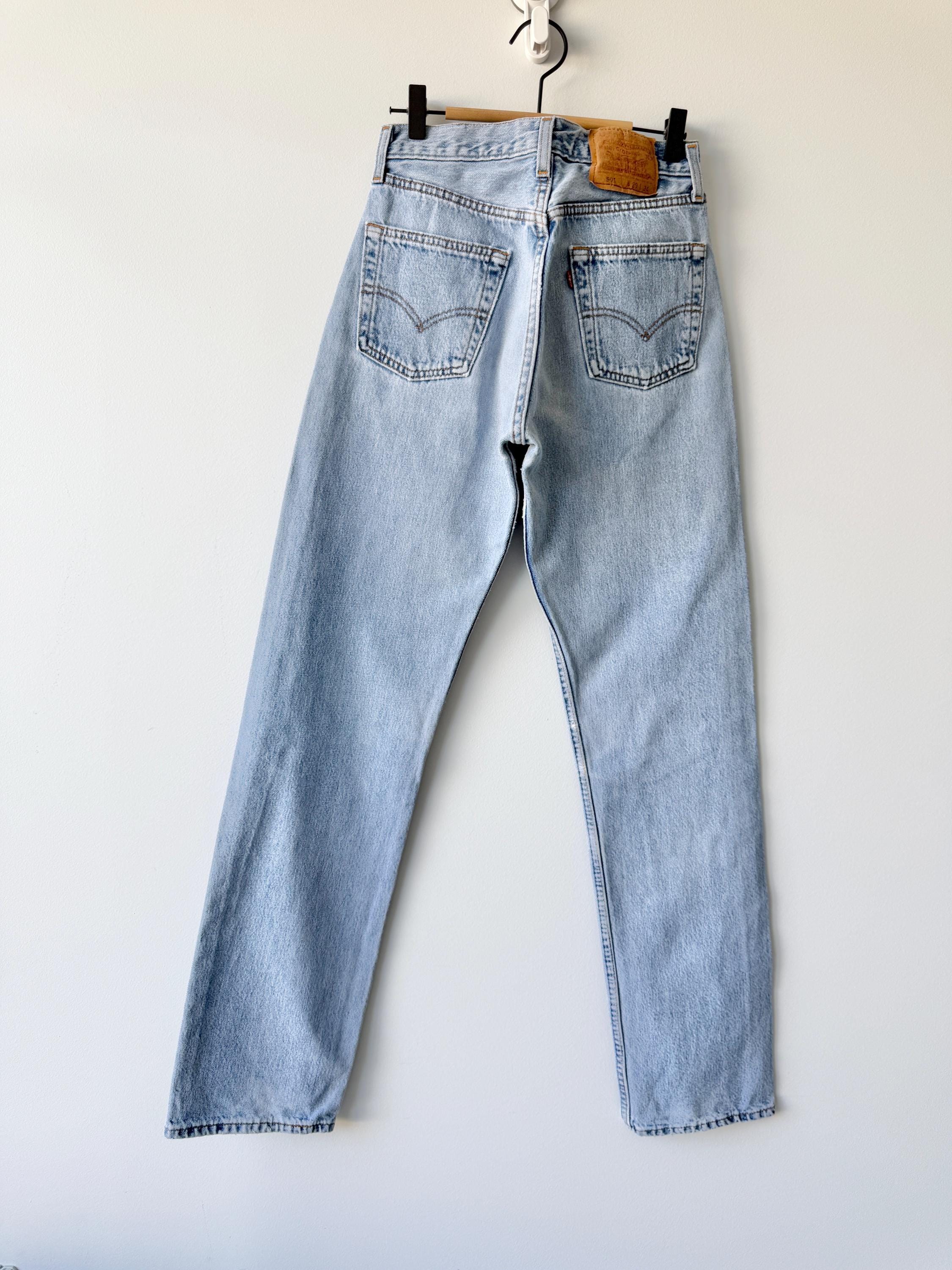 W27 L33 Levis 501 vintage 26-27” measured waist made in USA 90s