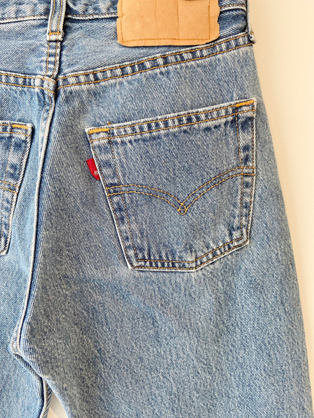 w23 L30 Vintage Levi’s 501 90s made in Canada