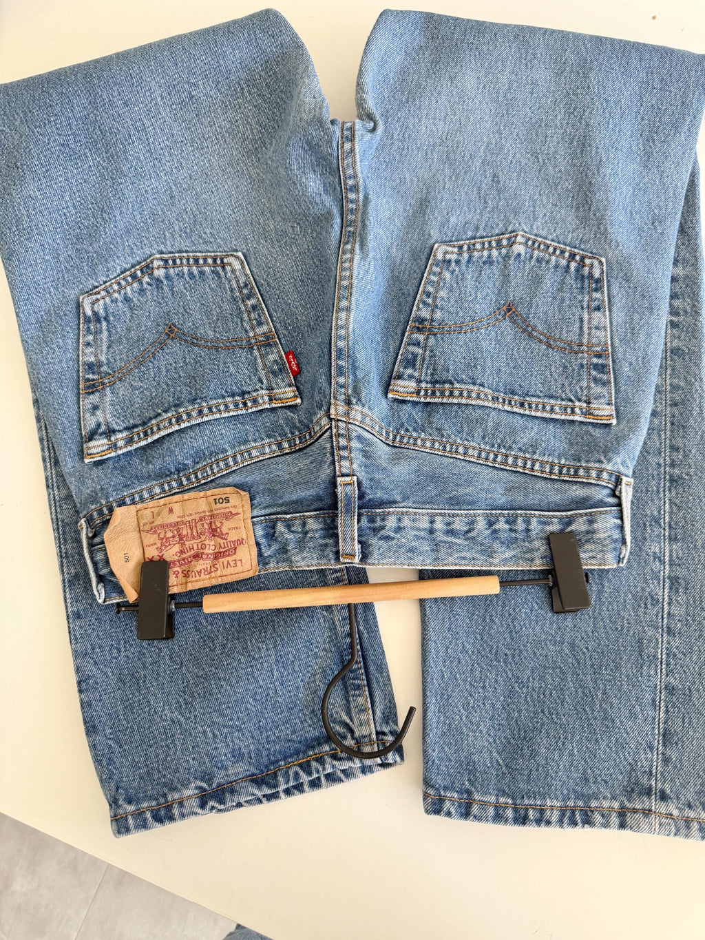 W27 L29 vintage Levis 501 26-27” measured waist medium blue denim made in Y2K