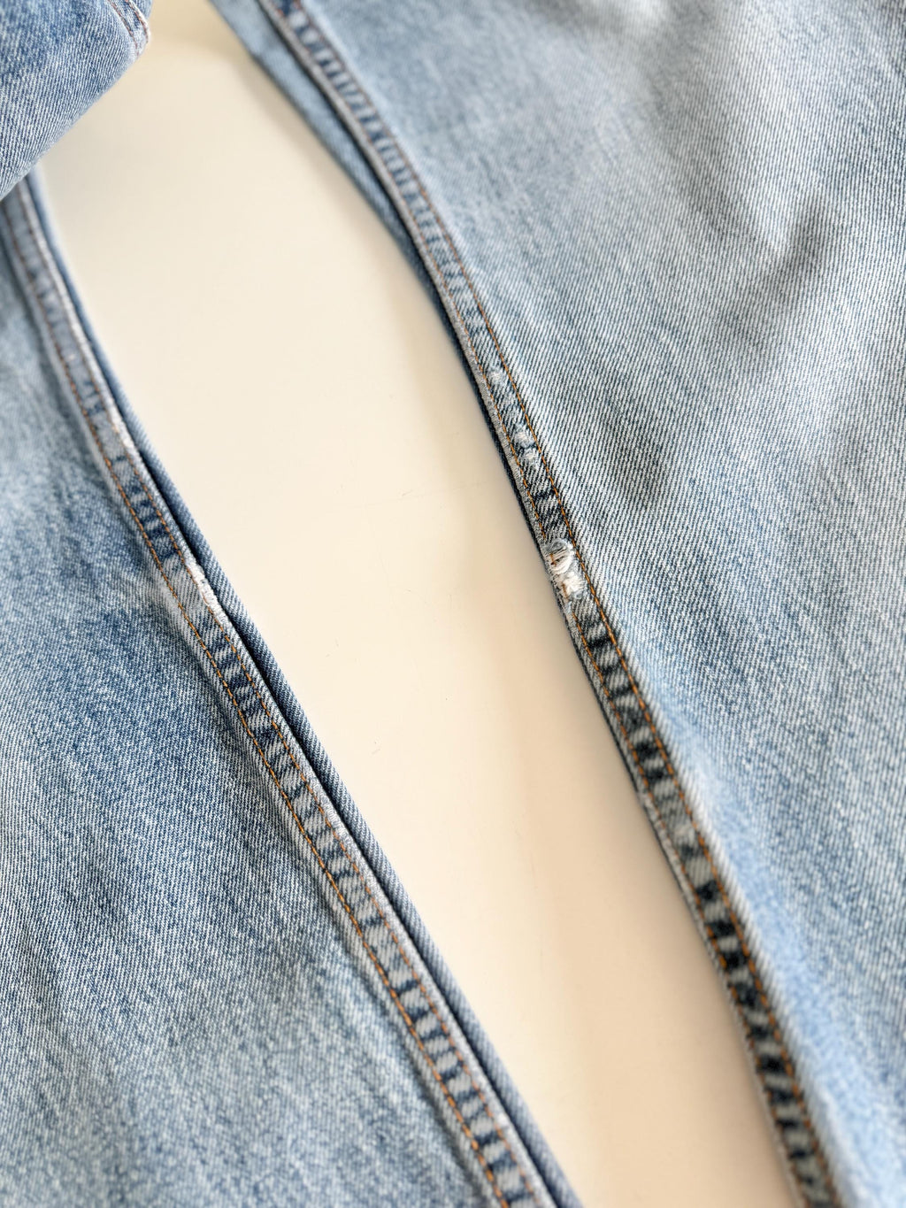 W26 L31 vintage Levis 505 25-27” measured waist medium faded blue