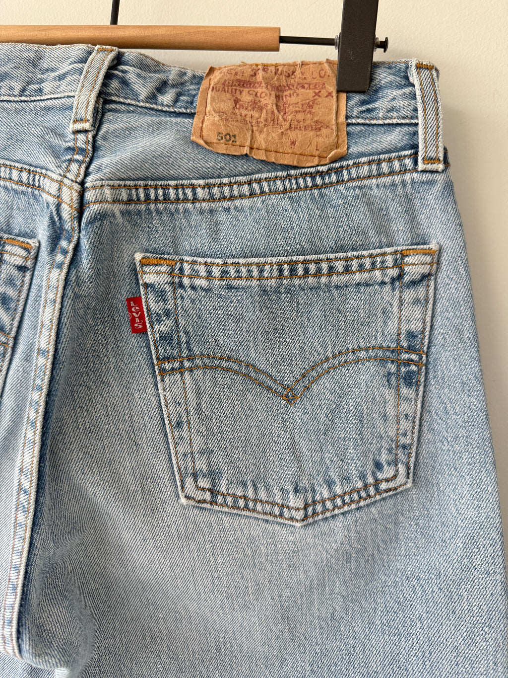 W26 L31 vintage Levis 501 25-26” light blue 90s Levi’s 501s