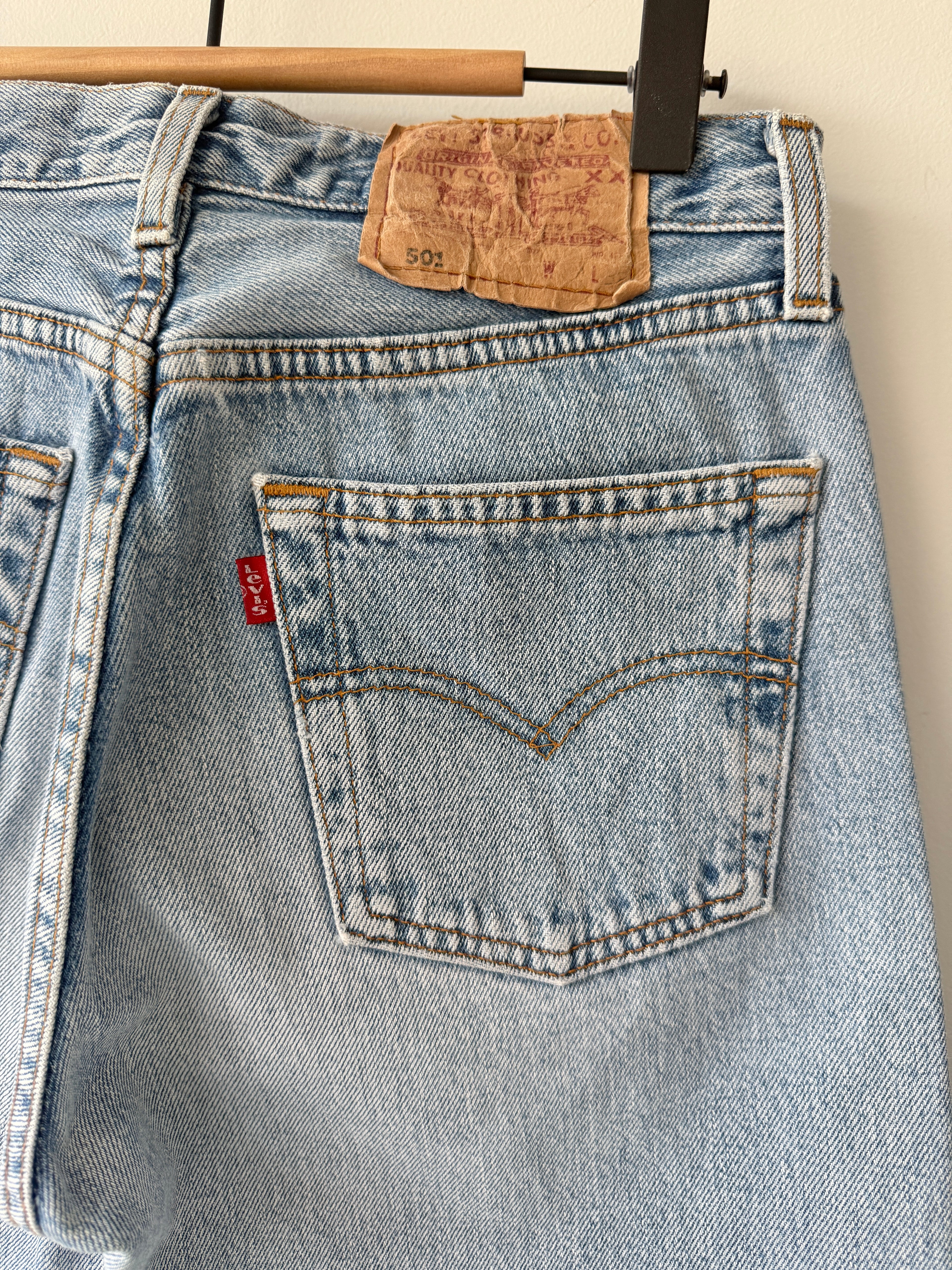 W26 L31 vintage Levis 501 25-26” light blue 90s Levi’s 501s