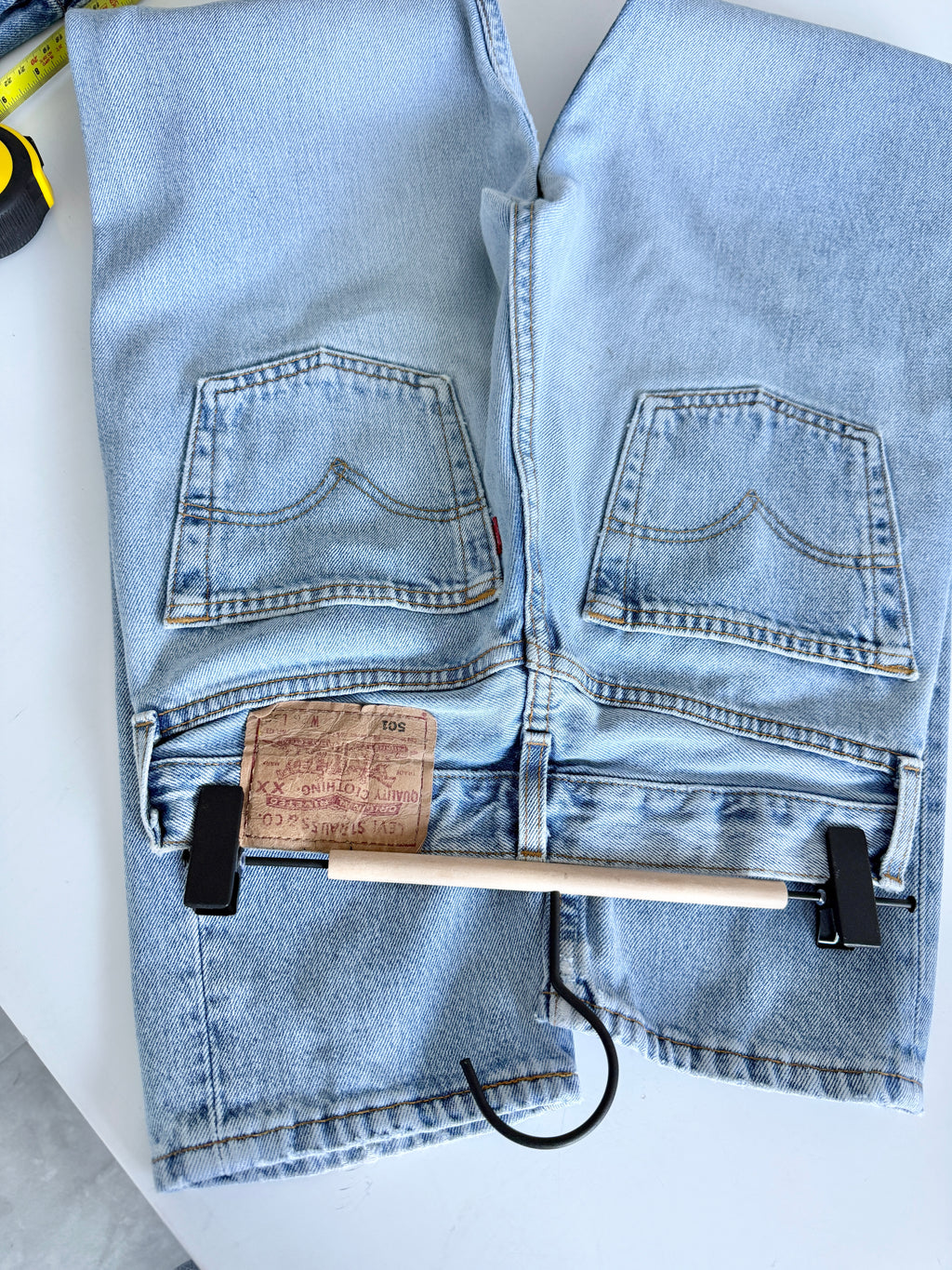 W25 L31 vintage Levis 501 24-25” measured light faded blue denim 90’s levi’s 501s