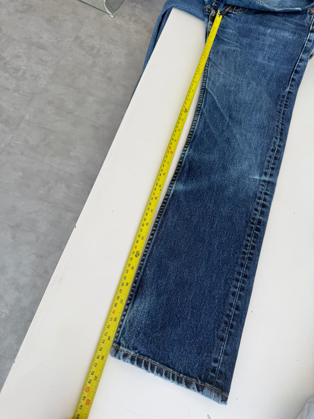 W24 L29 vintage Levis 501 23/24” measured waist dark indigo faded blue 501s