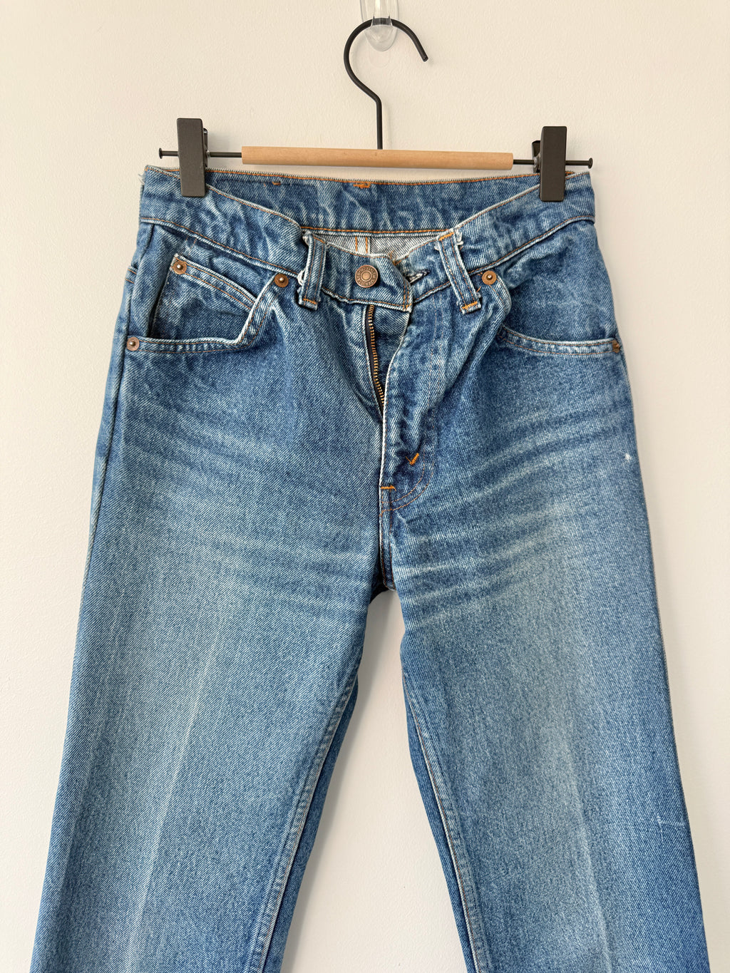 W25 L32 vintage Levis 630 02 17 dark blue fold lines  24/25” measured waist 630s USA 80s slim hips