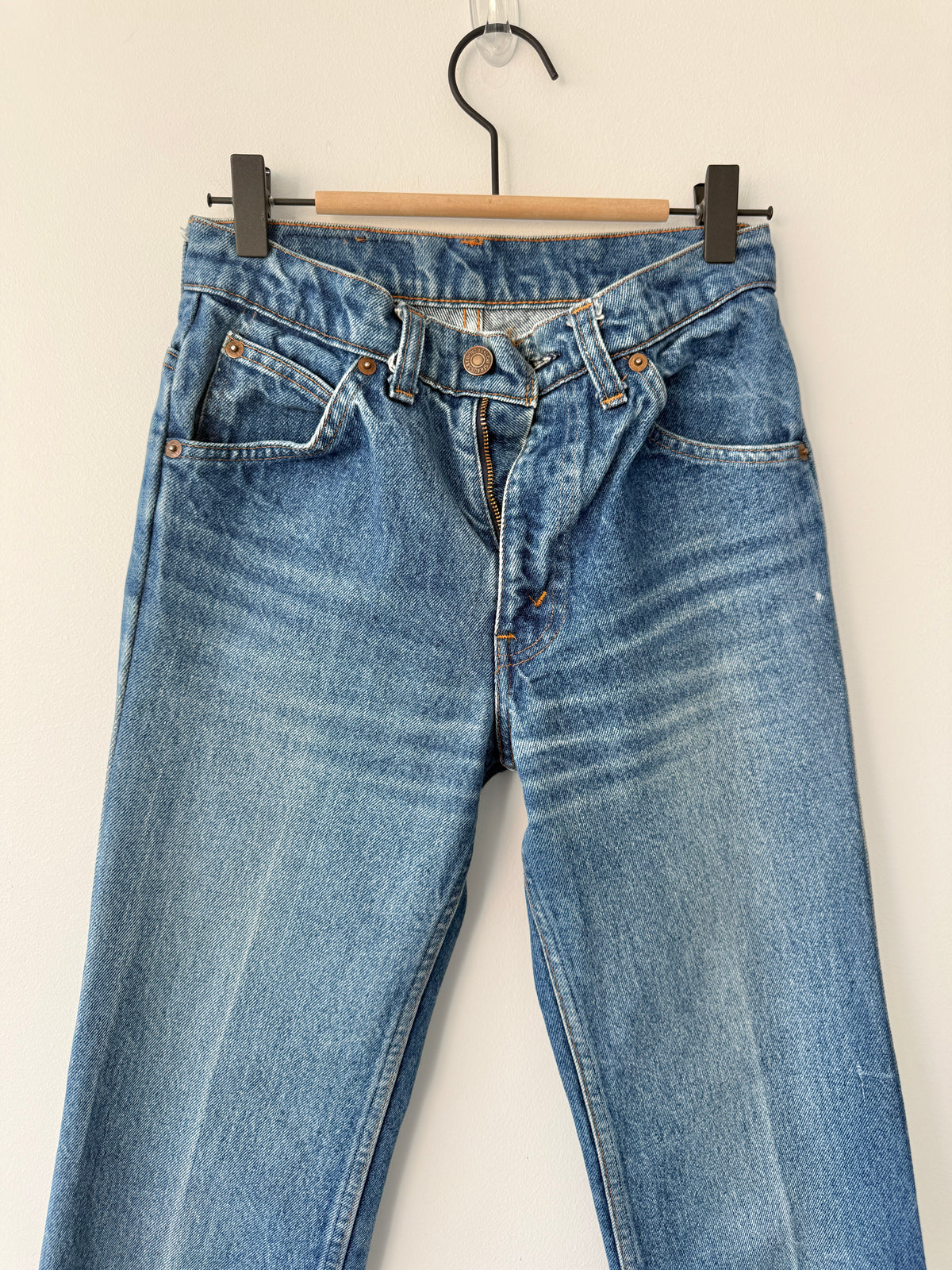 W25 L32 vintage Levis 630 02 17 dark blue fold lines  24/25” measured waist 630s USA 80s slim hips