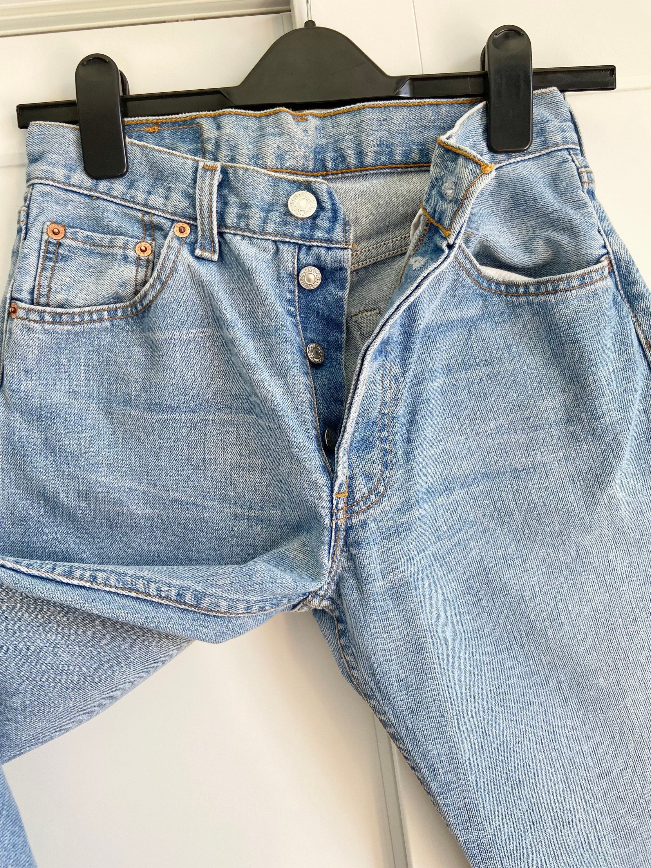 w26 L27 Vintage levis 501 made in Hungary