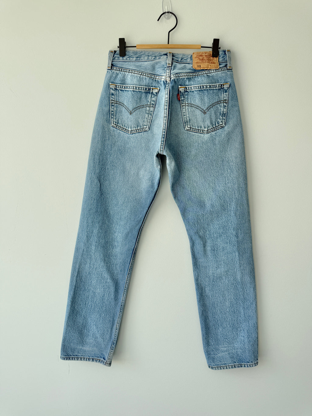 W28 L30 vintage Levis 501s 27/28” medium blue denim Levi’s 501s Y2K