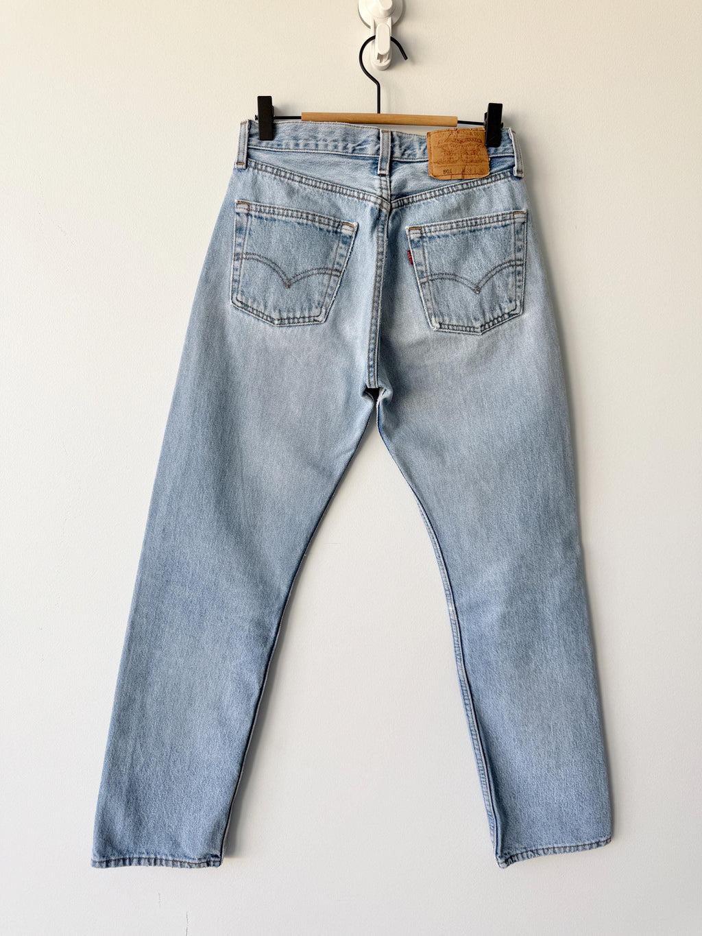 W26 L29 vintage Levis 501 25-26” measured waist light faded denim made in USA 90s