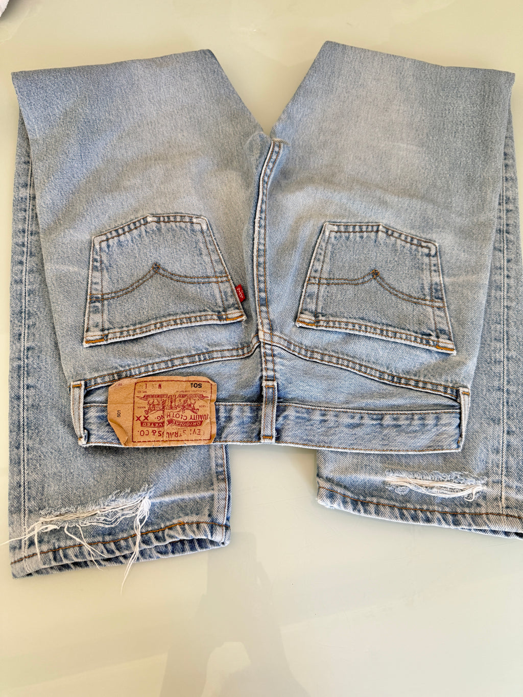 W27 L31 vintage Levis 501 26/27” measured waist medium light blue 501s Y2K lb