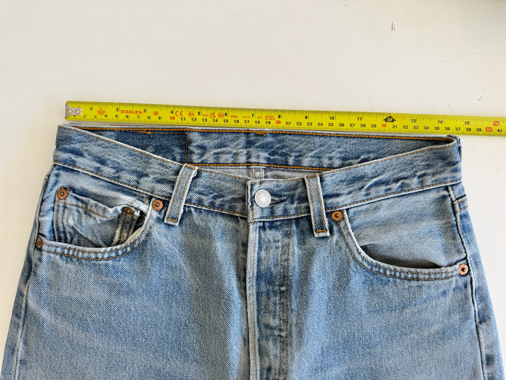 W29 L31 vintage Levis 501 28/29” measured fade light denim USA 501s Y2K