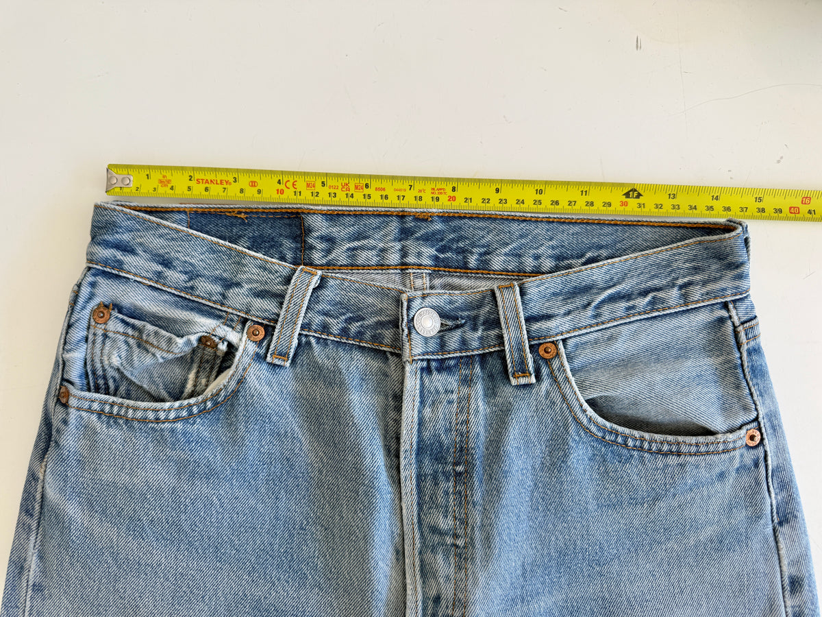W29 L31 vintage Levis 501 28/29” measured fade light denim USA 501s Y2K