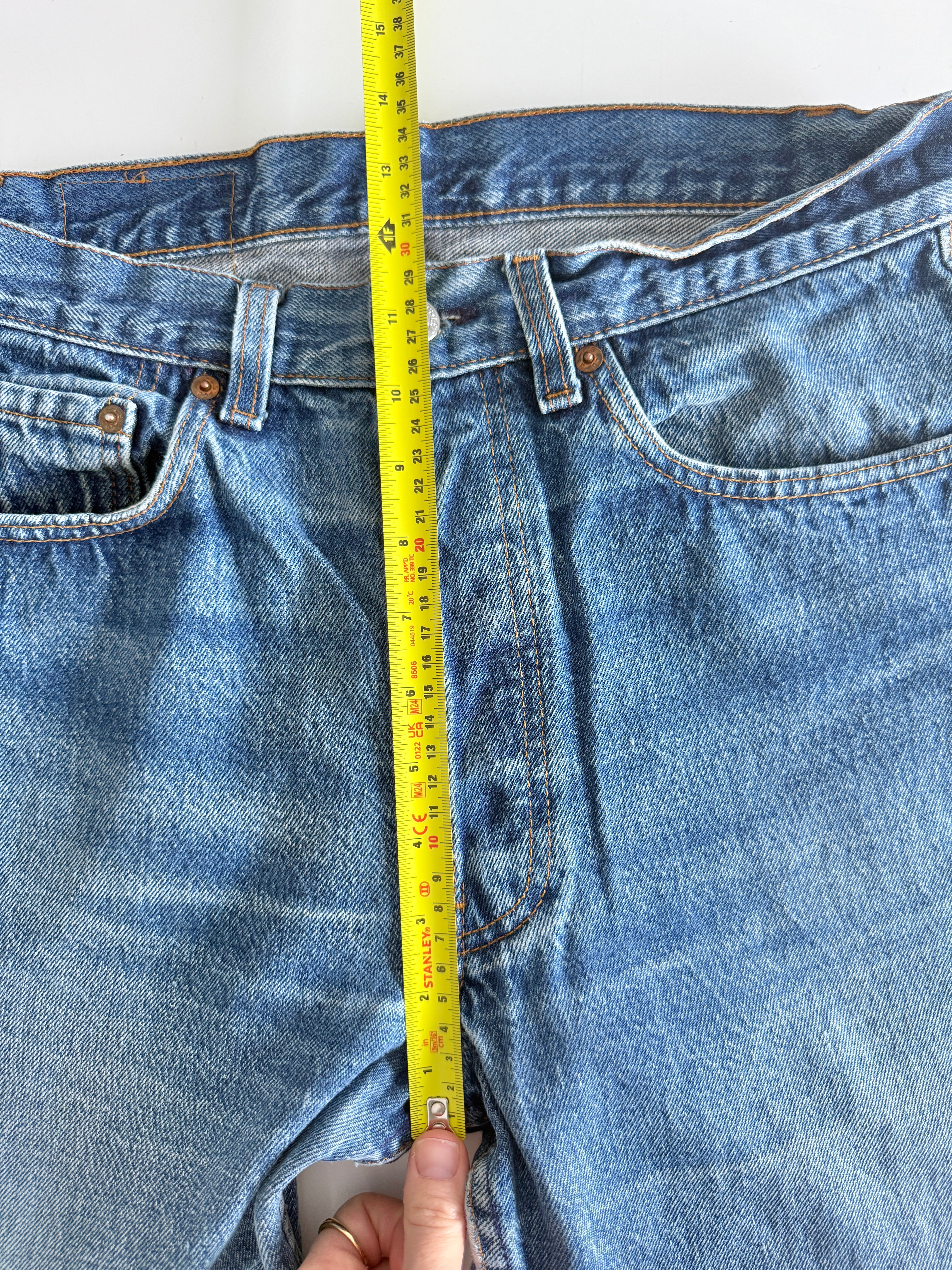 W30 L27 vintage Levis 501 29-30” measured dark raw blue faded made in USA 80s