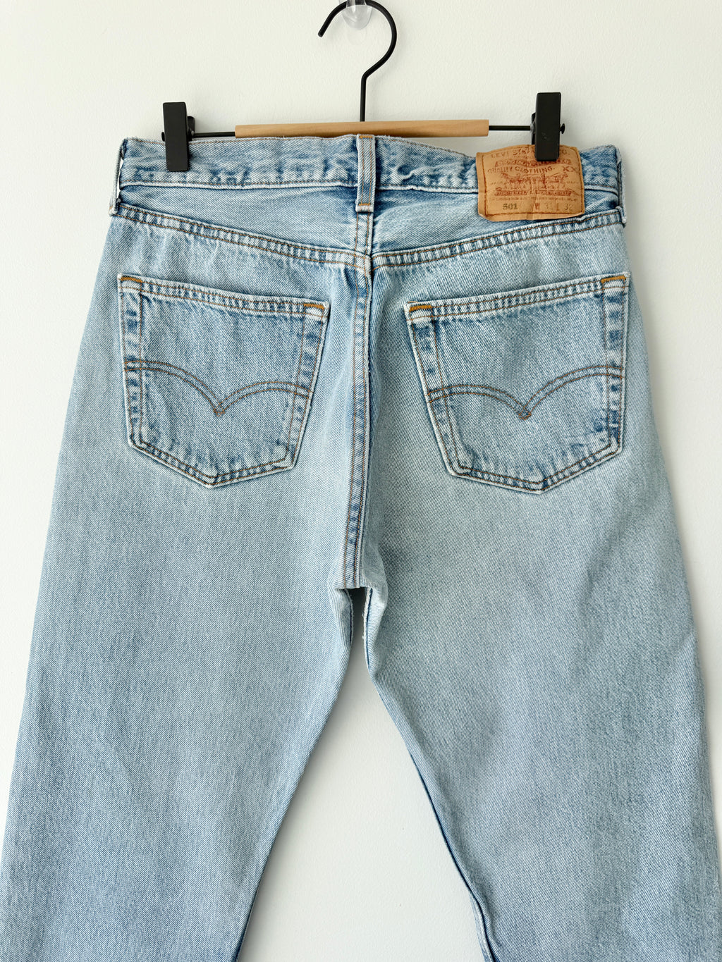 W29 L31 vintage Levis 501 29” measured waist light faded blue USA 90s 501s