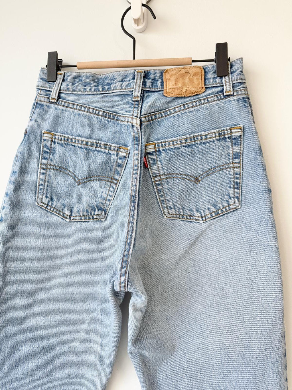 Levis 901 vintage w26 L29 light blue 901s made in USA 90s jeans 25-26”waist