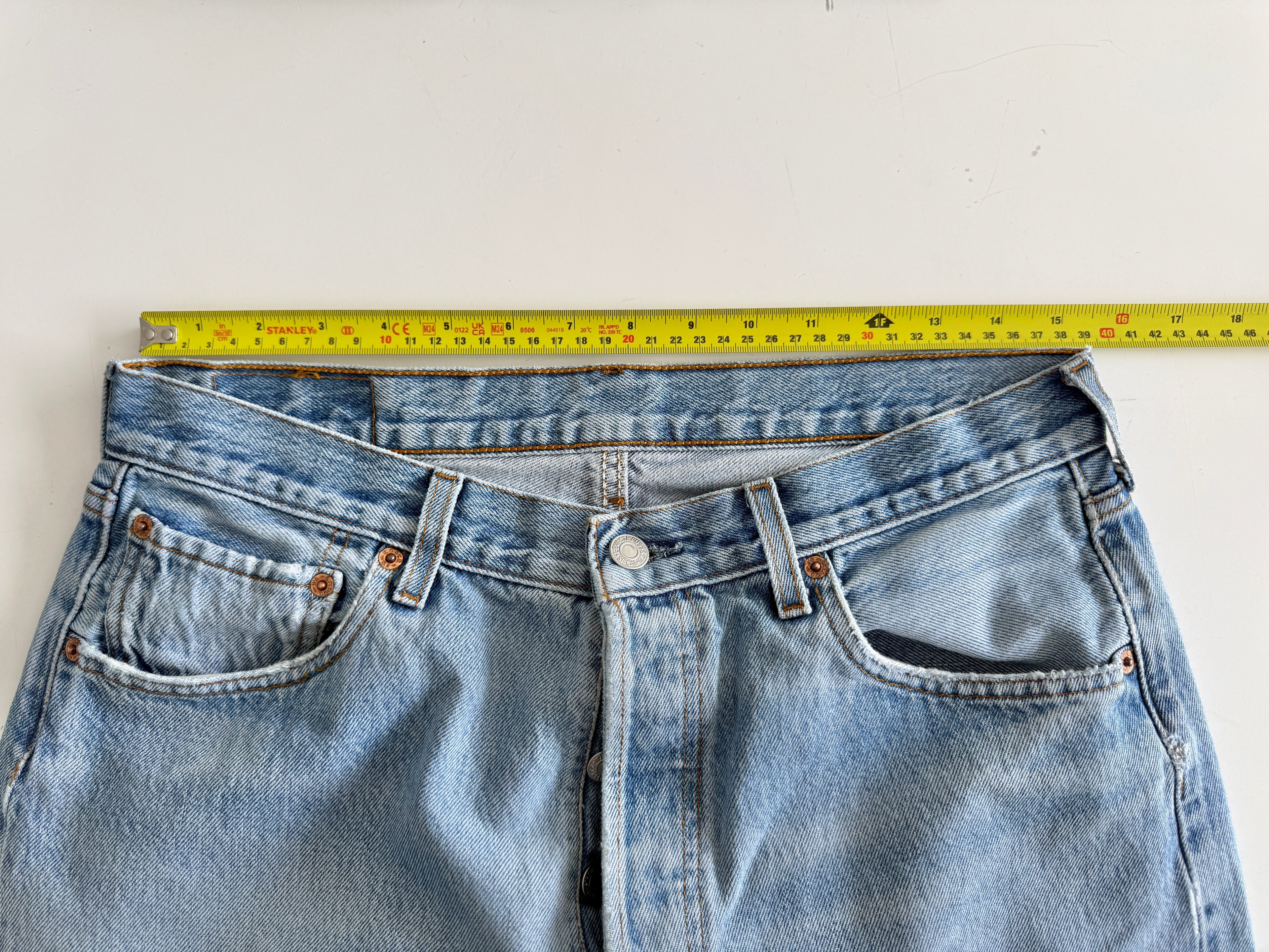 W31 L30 vintage Levis 501 30/31” measured light blue denim faded blue y2k levi’s 501s