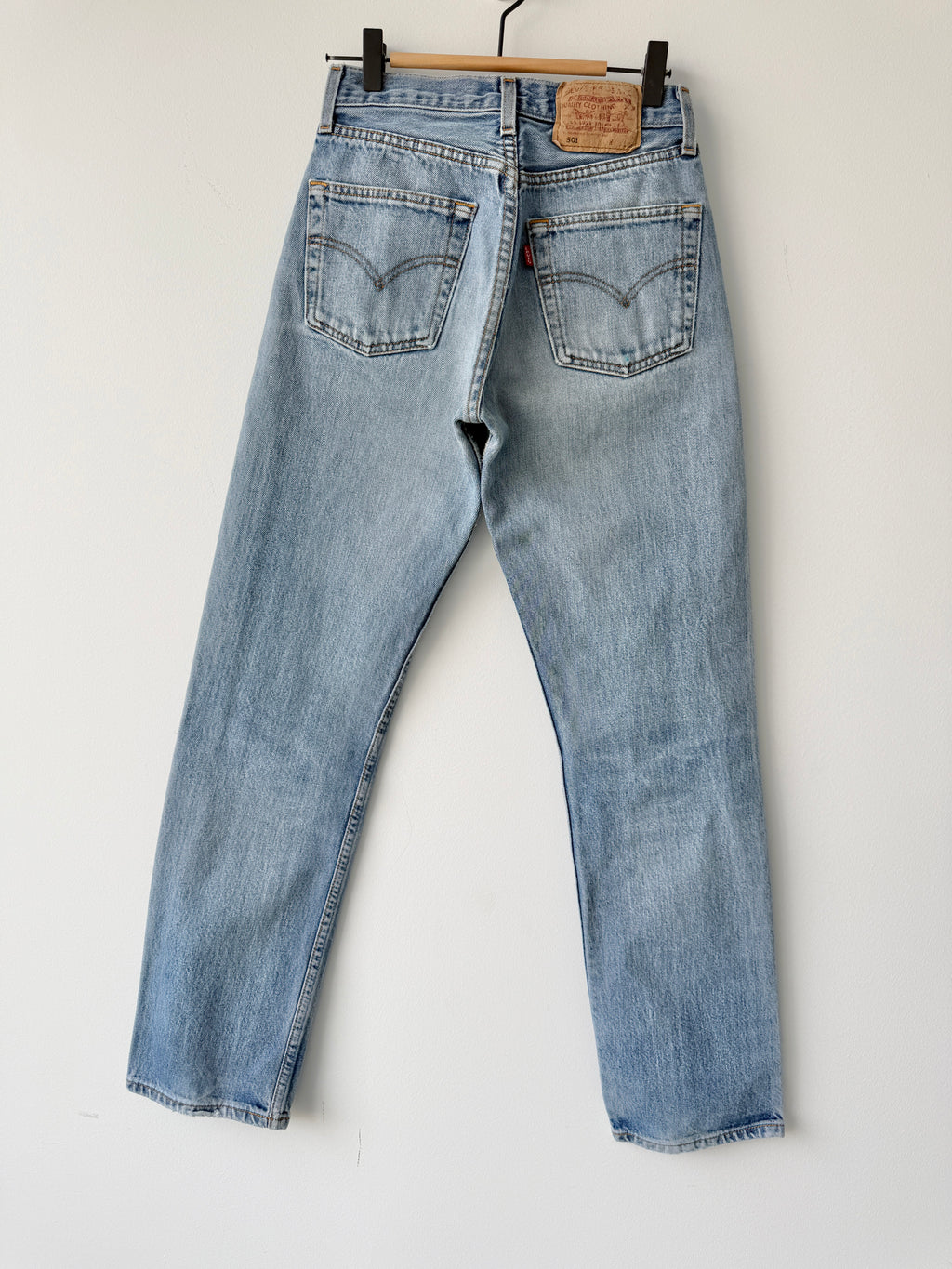 W25 L30 vintage Levis 501 24/25” measured unique faded blue denim 90s Levi’s 501s