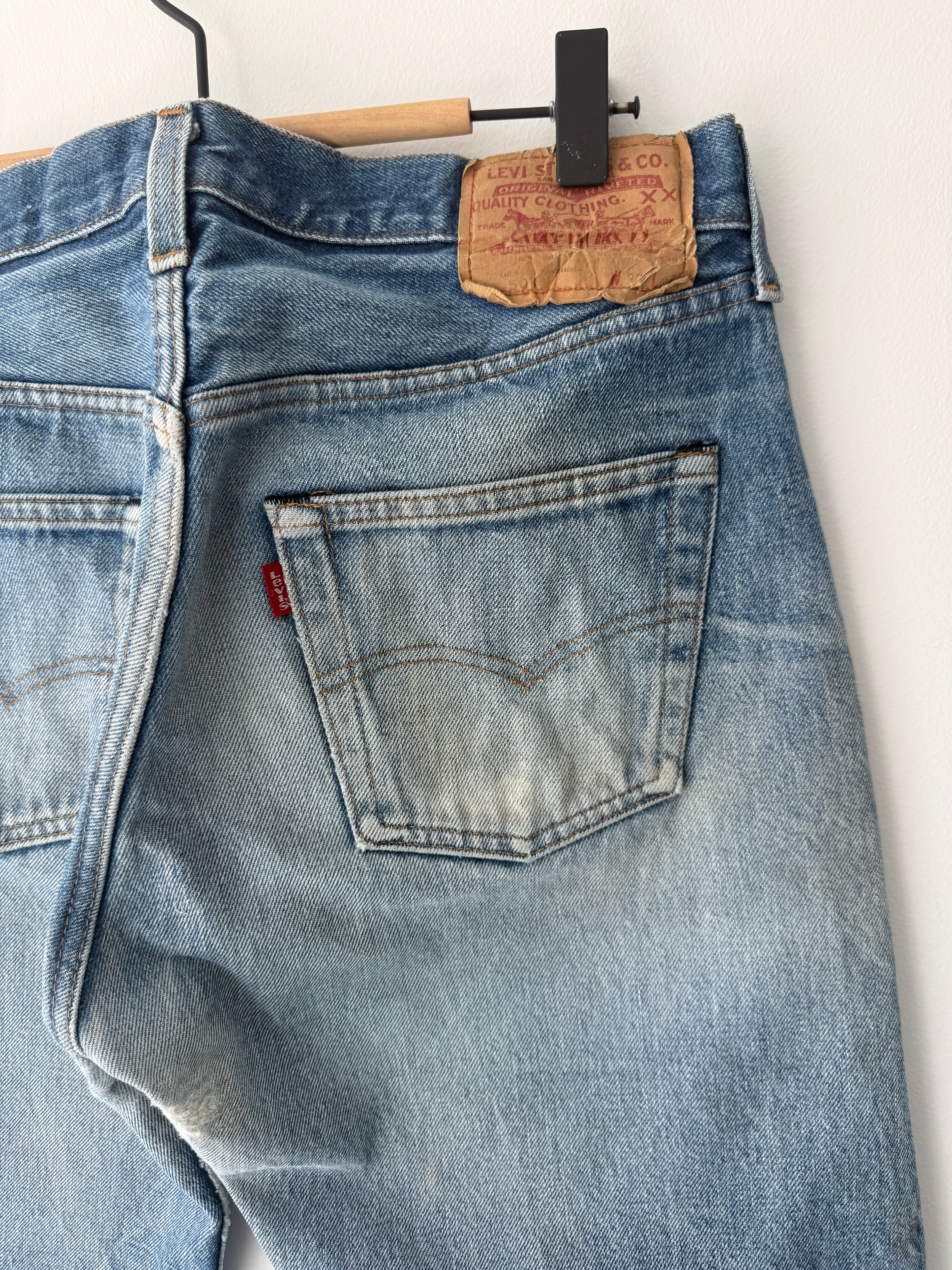 W30 L27 vintage Levis 501 29/30” measured waist dark faded blue 501s USA 80s