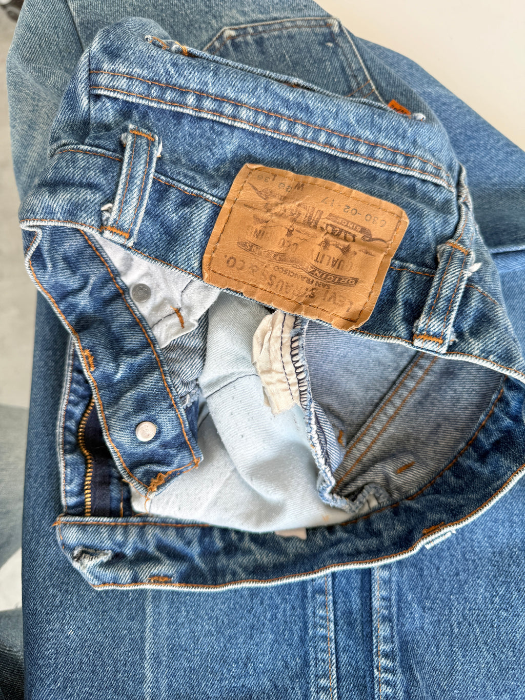 W25 L32 vintage Levis 630 02 17 dark blue fold lines  24/25” measured waist 630s USA 80s slim hips