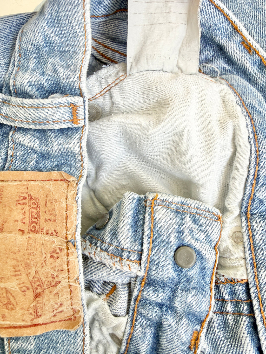 W24 L28 vintage Levis 501 24” light blue Levi’s 501s 80s