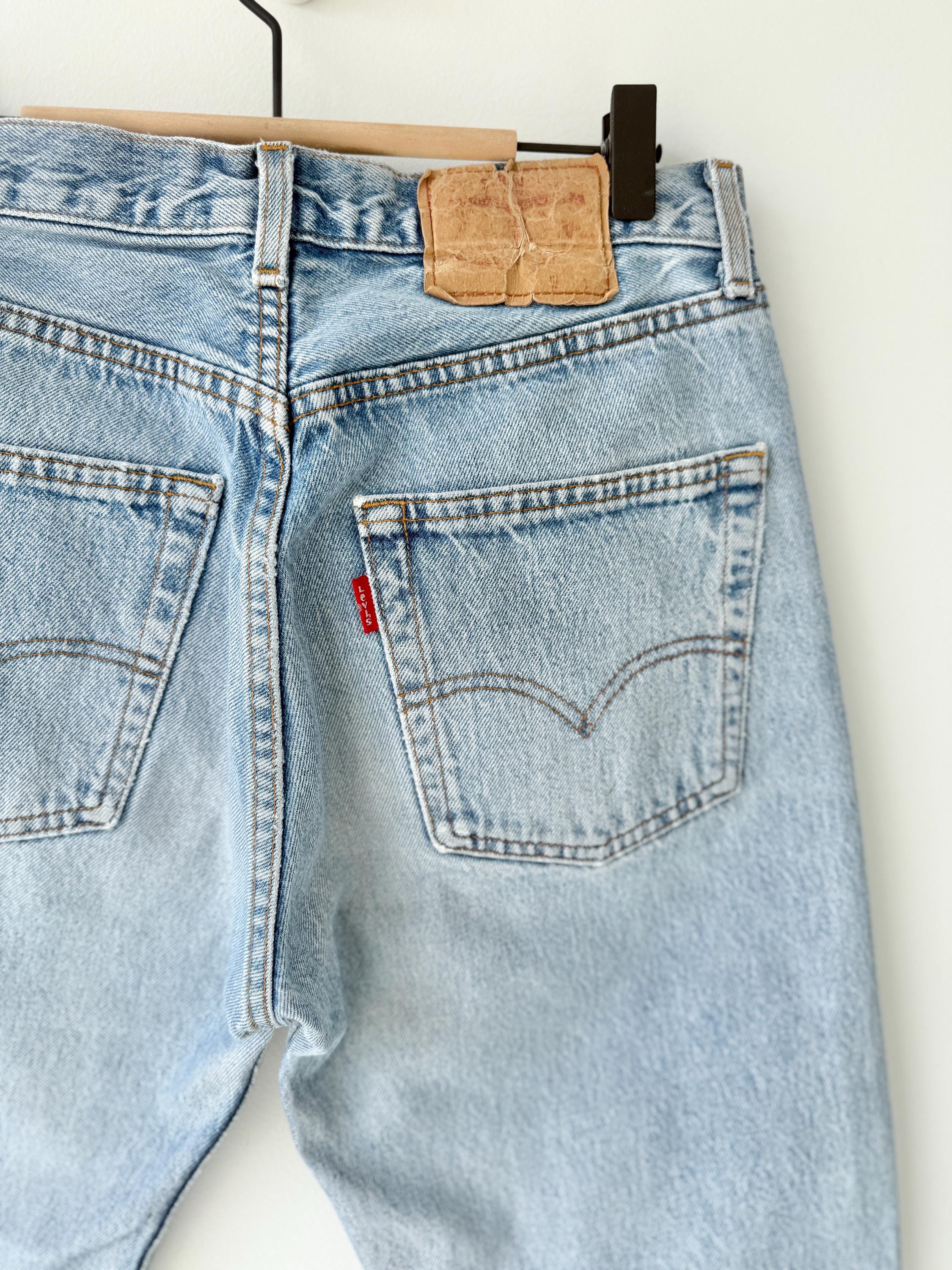 W29 L23 Levis 501 vintage 28-29” measured waist faded light blue 80s-90s made in France