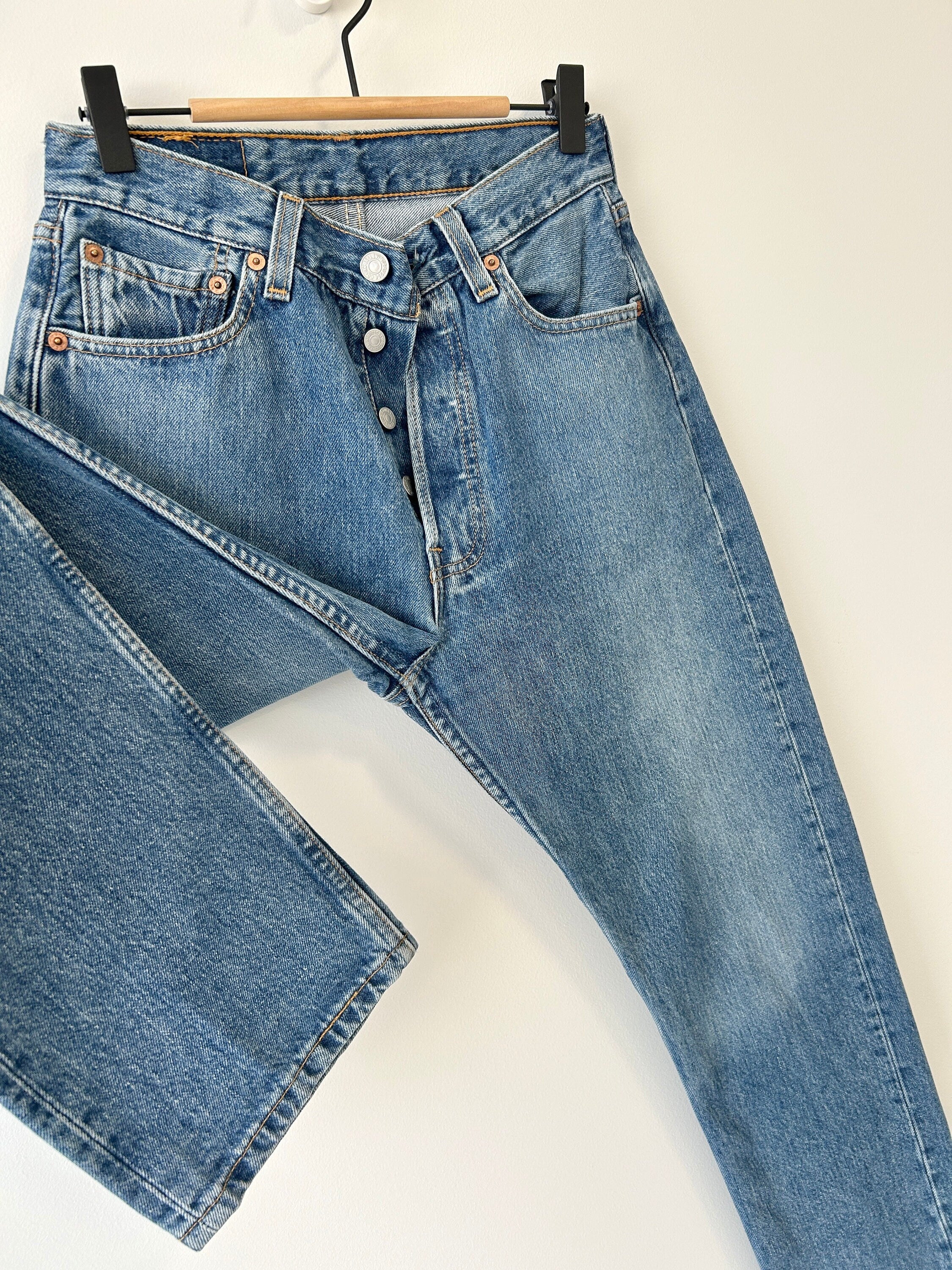 Levis 501 vintage w26 L31 Levi’s 501 medium blue 90s Levi’s USA blue faded blue straight leg blue 501 vintage blue 501 worn vintage Levi’s