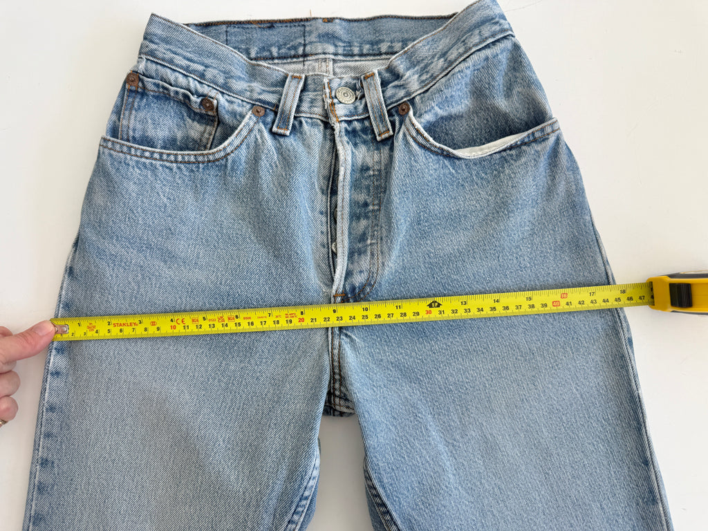 W23 L31 vintage Levis 26501s 22/23” measured light blue 26501s 80s 1984 USA