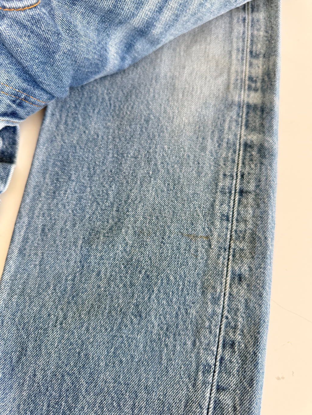 W27 L29 vintage Levis 501 26/27” measured medium faded blue denim 90’s 501s