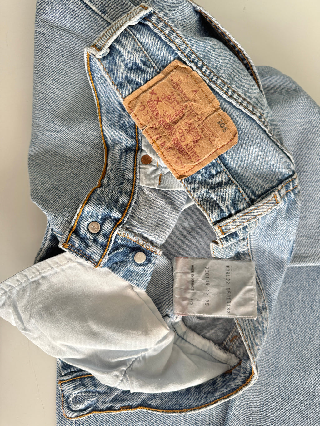 W26 L31 vintage Levis 501 25-26” light blue 90s Levi’s 501s