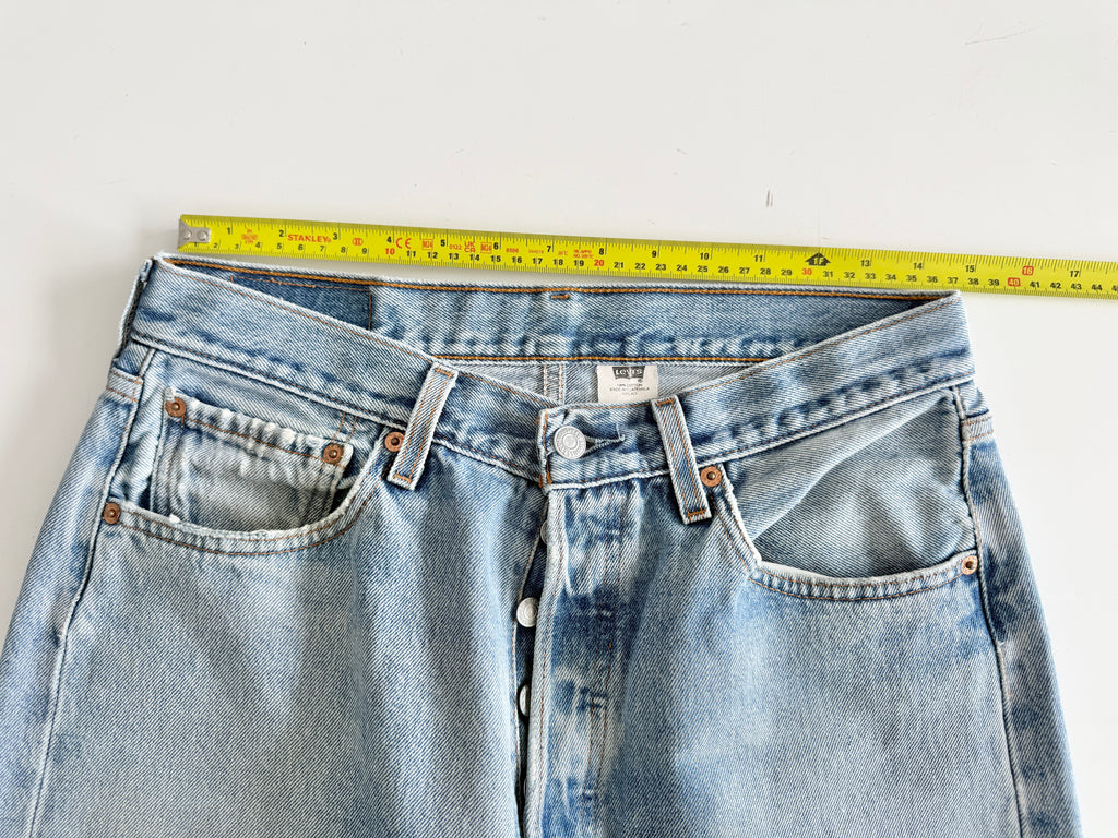 Soft W30 L31 vintage Levis 501 29/30” light blue faded Levi’s 501s Y2K