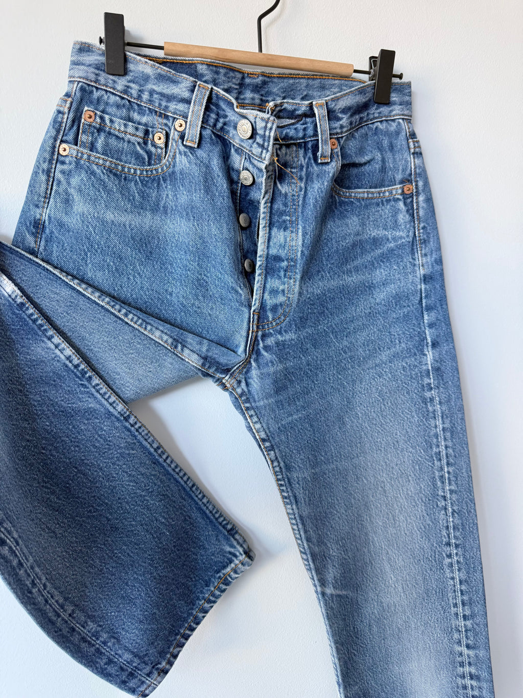 W27 L31 vintage Levis 501 dark faded blue 26/27” measured waist 90s USA levis 501s
