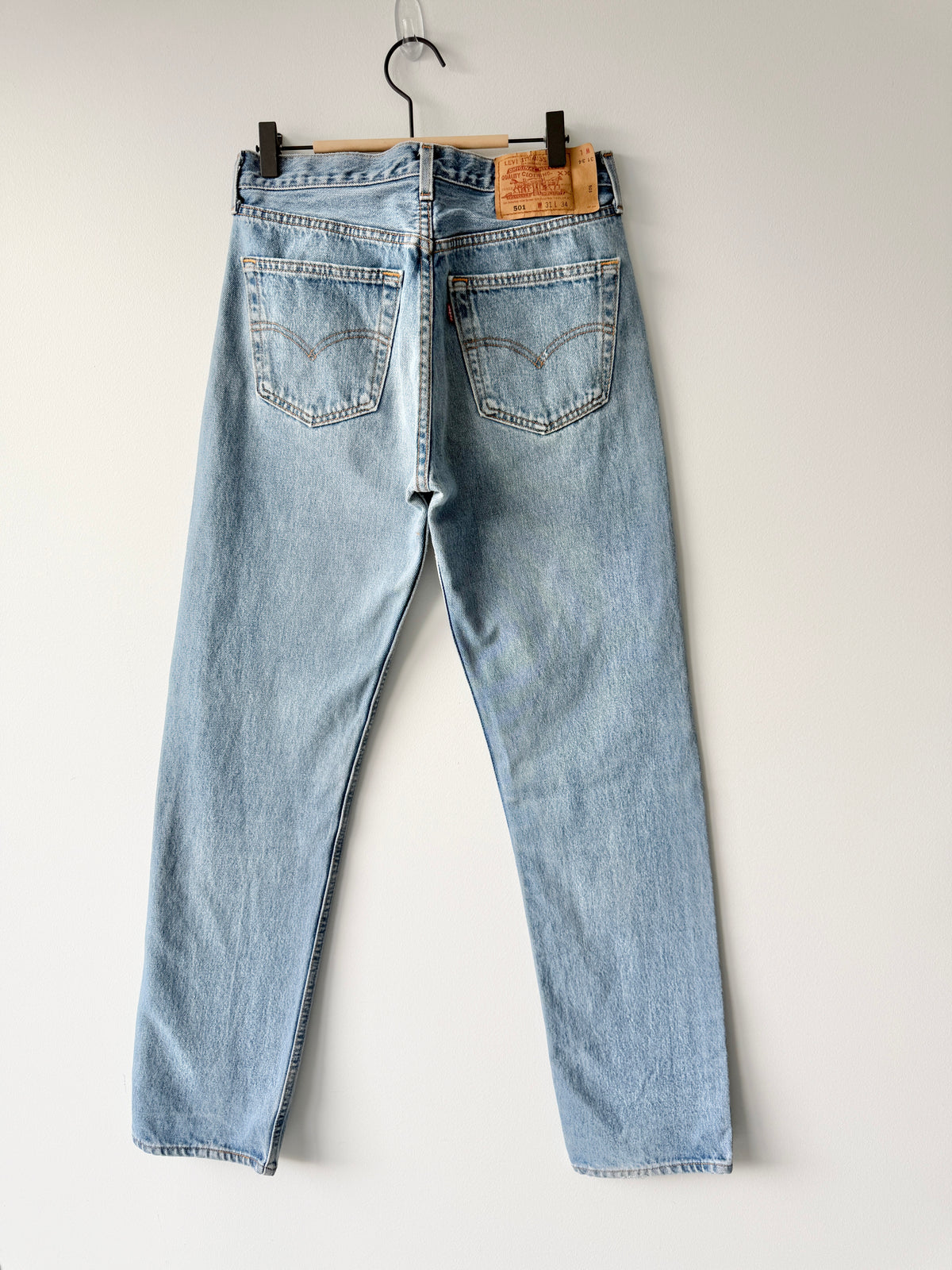 W29 L34 vintage Levis 501s 28/29” measured medium blue faded 90s 501s USA