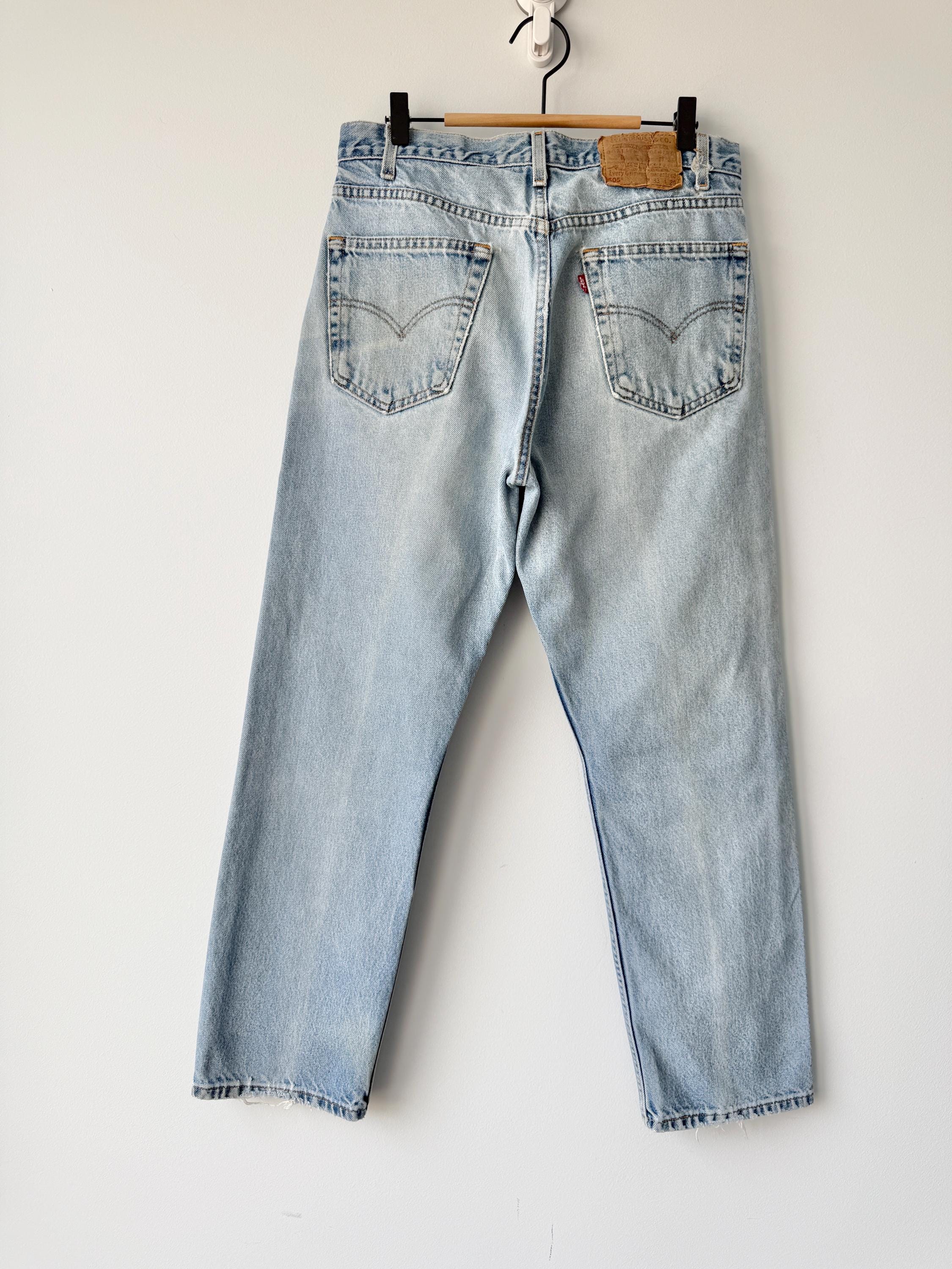 W31 L28 vintage Levis 505 31” measured waist faded light blue made