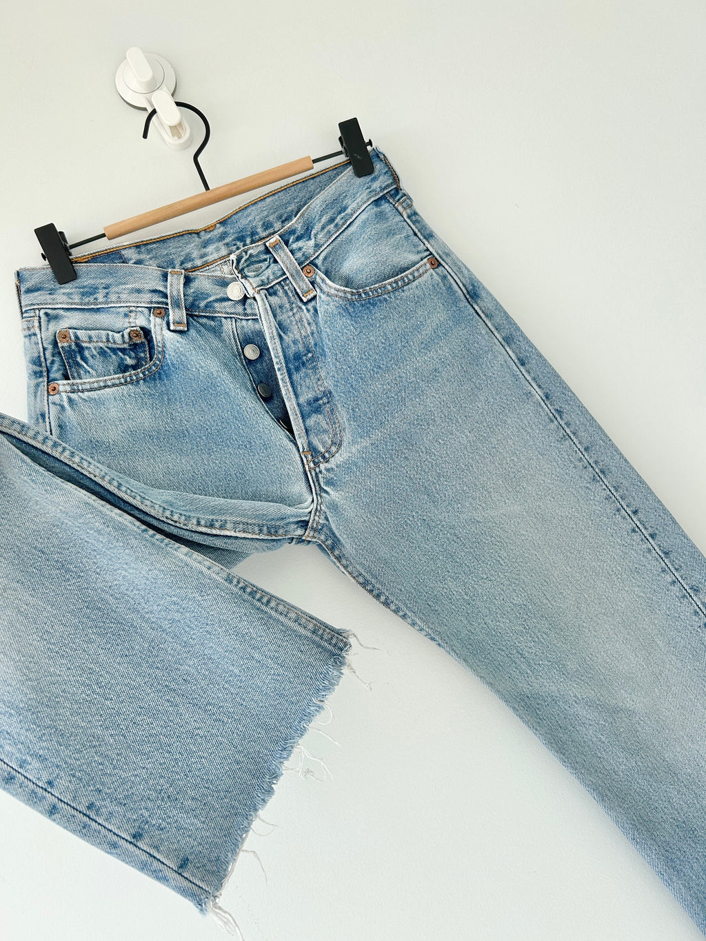 Levis 501 vintage w26 L24 Levi’s medium blue faded straight leg 90s 501 vintage Levi’s 501 made in USA