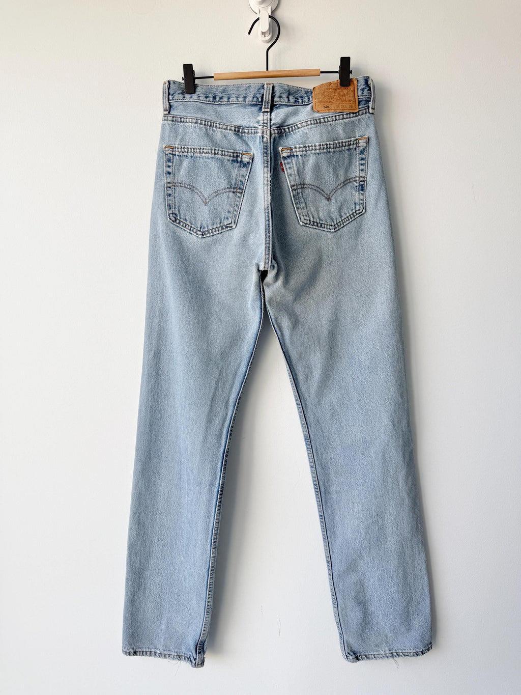 W29 L35 vintage Levis 501 29” measured stone wash light blue made in USA 90s