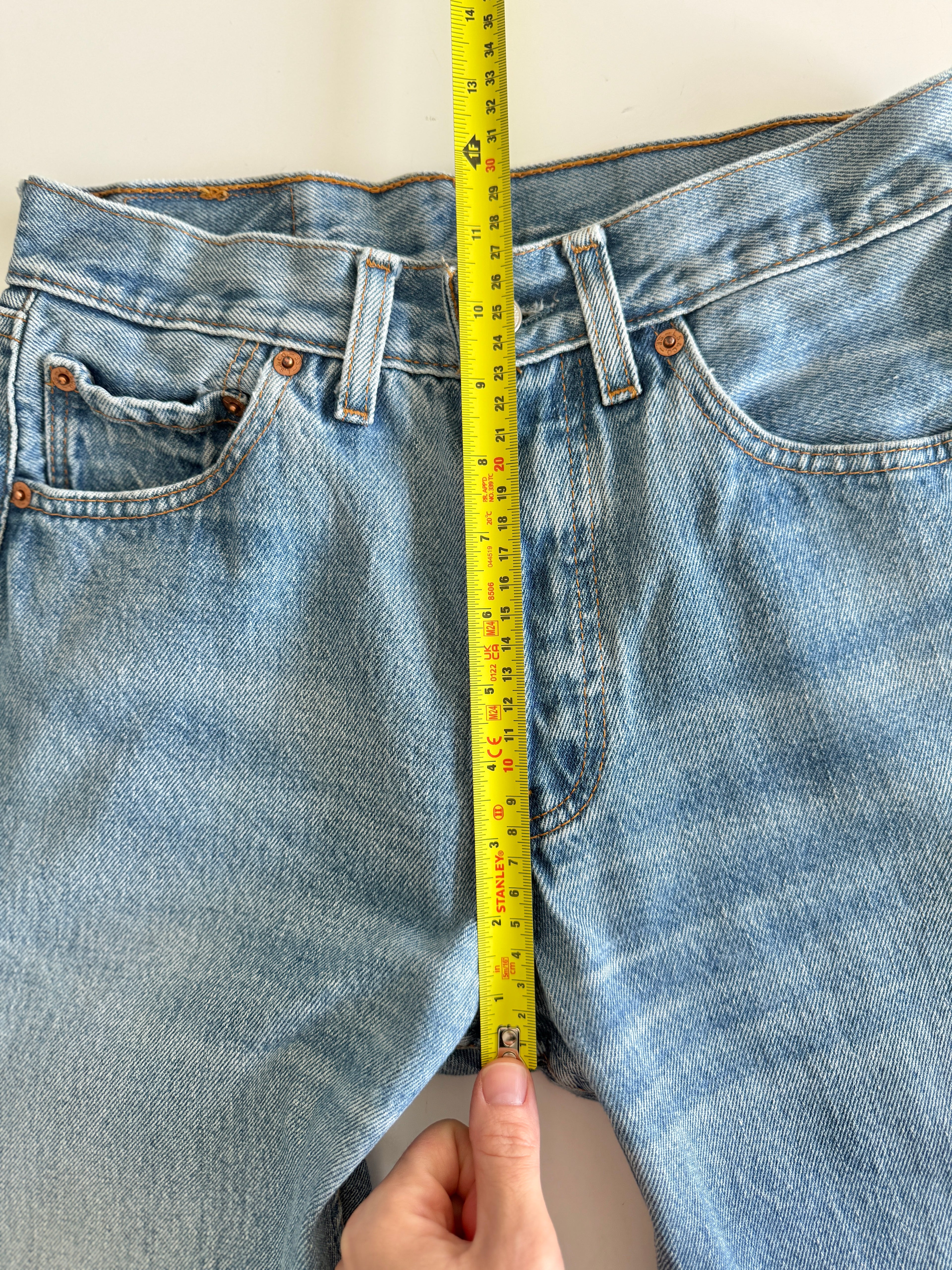 W26 L30 vintage Levis 501 25-26” measured medium blue 90s Levi’s 501s