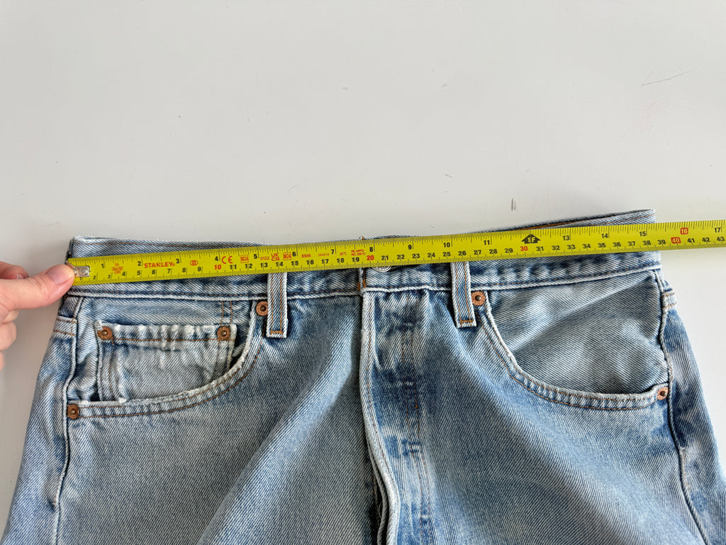 Soft W30 L31 vintage Levis 501 29/30” light blue faded Levi’s 501s Y2K