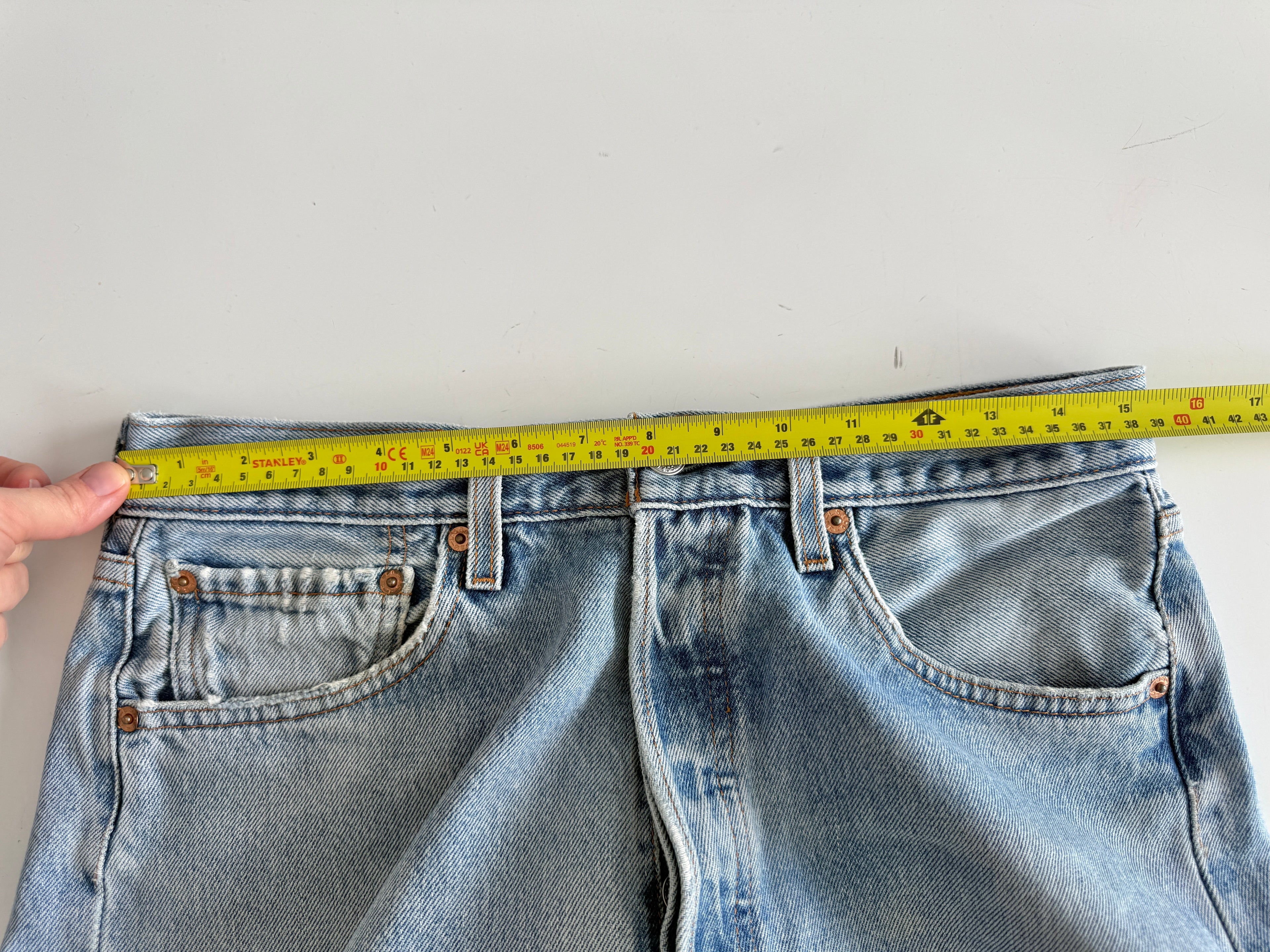 Soft W30 L31 vintage Levis 501 29/30” light blue faded Levi’s 501s Y2K