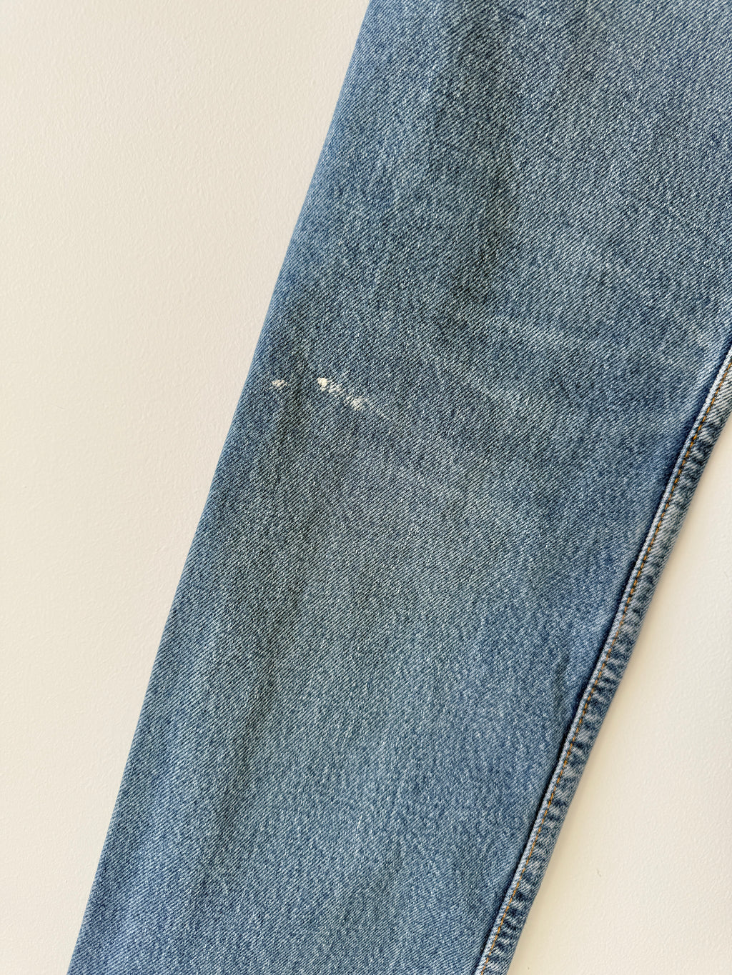 W24 L30 vintage Levis 501 23-24” medium blue 90s Levi’s 501s