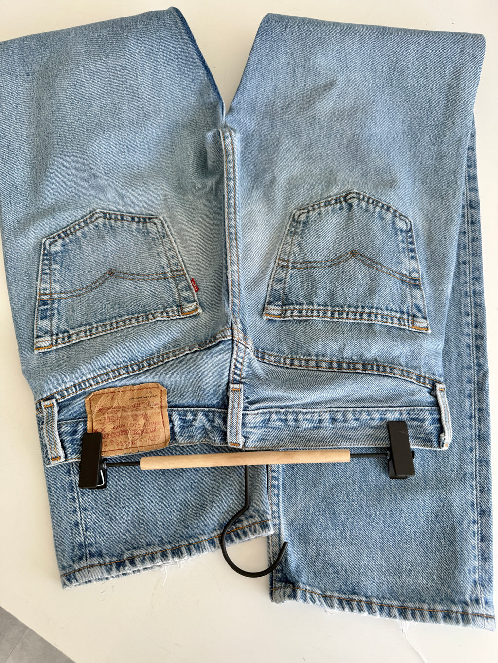 W29 L34 vintage Levis 501 29” measured medium light blue faded 90s denim Levi’s 501s USA