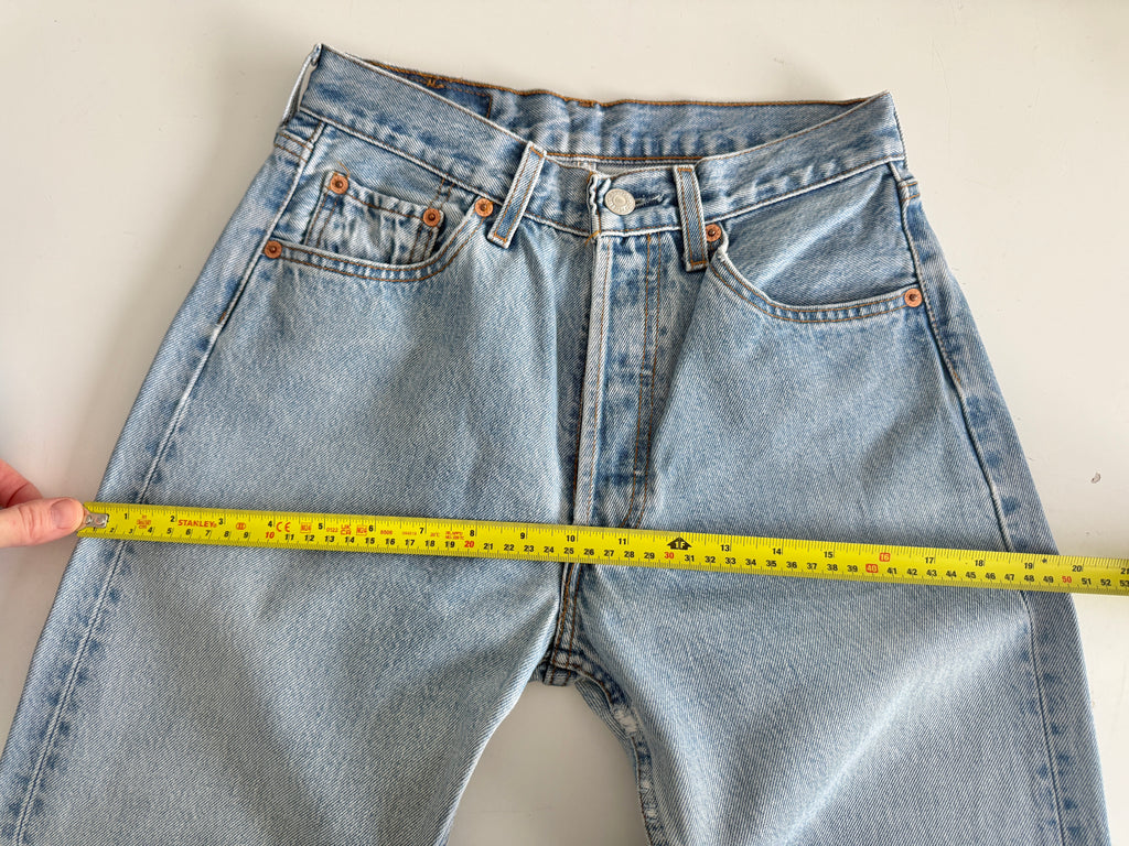 W25 L29 vintage Levis 501 24-25” light blue 90s Levi’s 501s